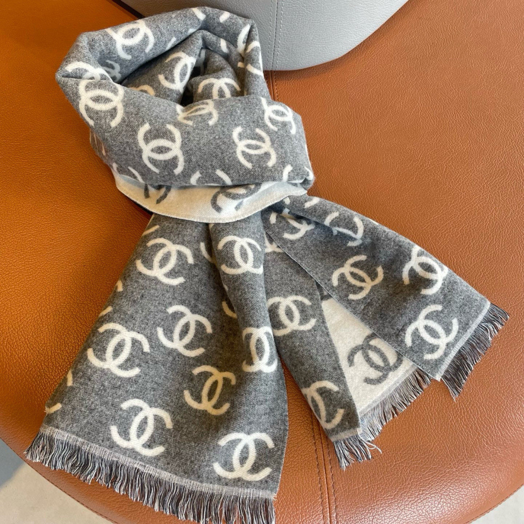 Ch**el scarf 35x180cm 95% wool 5% cashmere