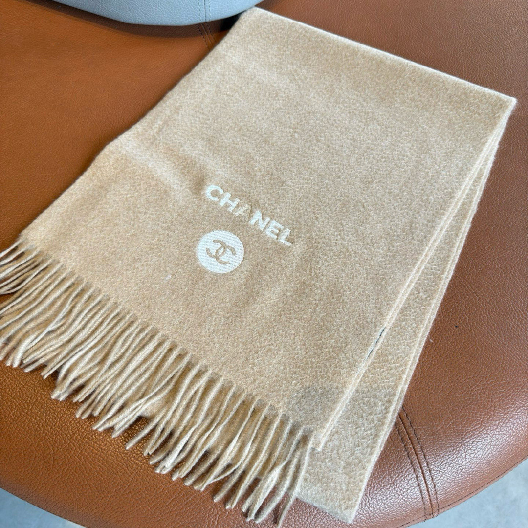 Ch**el scarf 30x180cm 100% cashmere