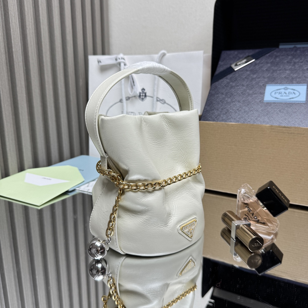 Pra*a Petit Sac Noir Mini Nappa Leather Bucket Bag 19x15x6cm