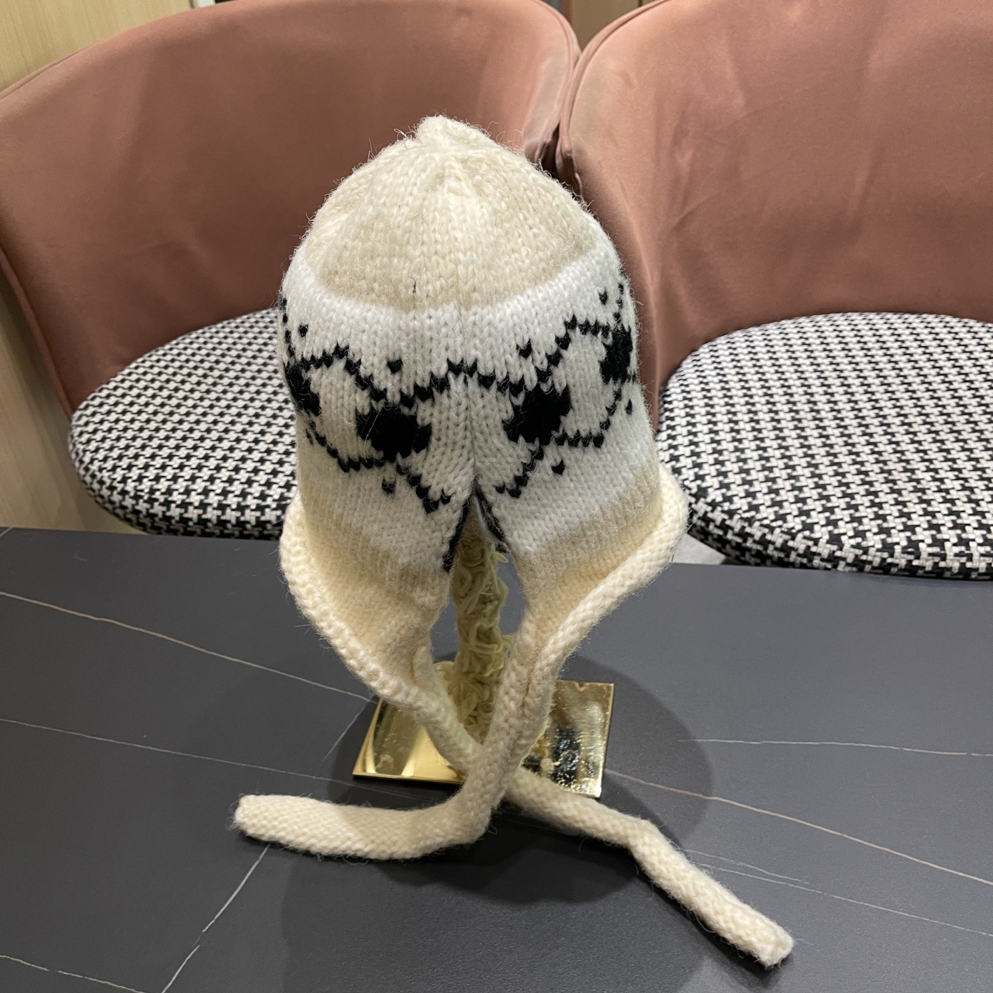Ce1i*e knit trapper hat