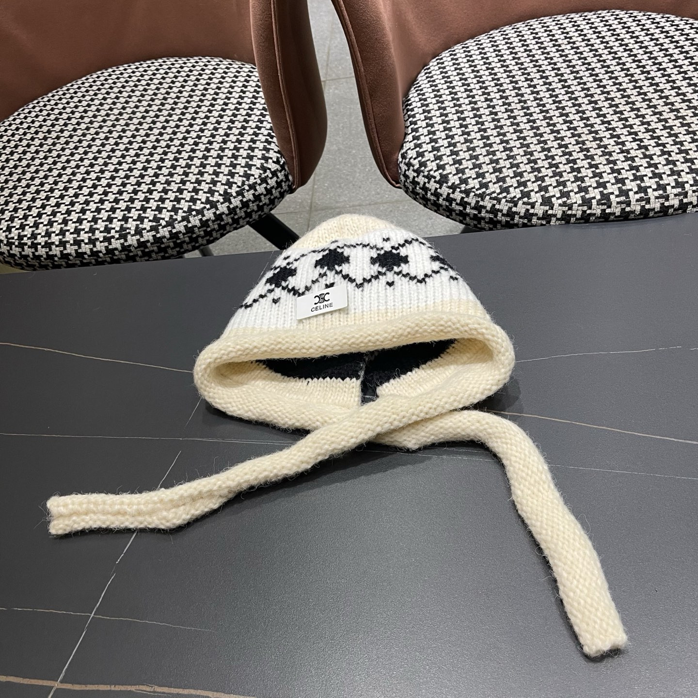 Ce1i*e knit trapper hat