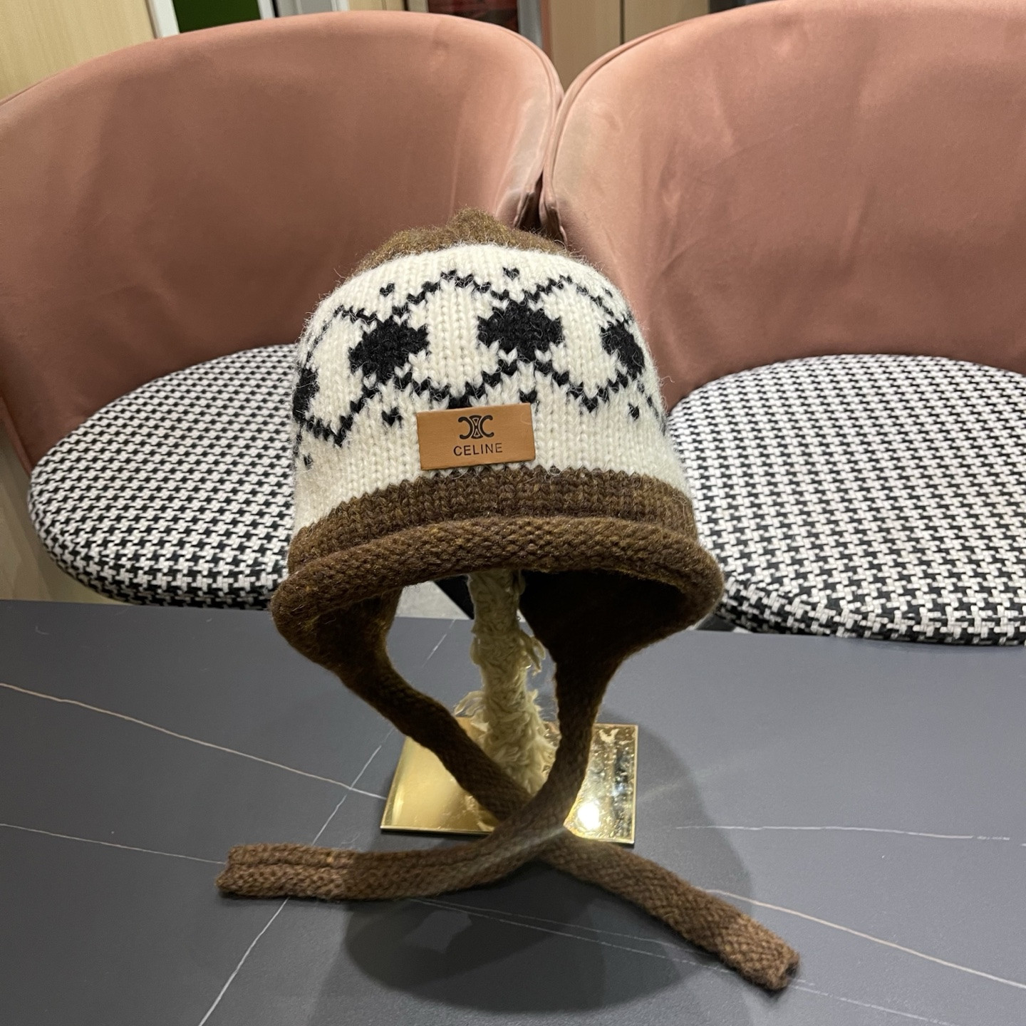 Ce1i*e knit trapper hat