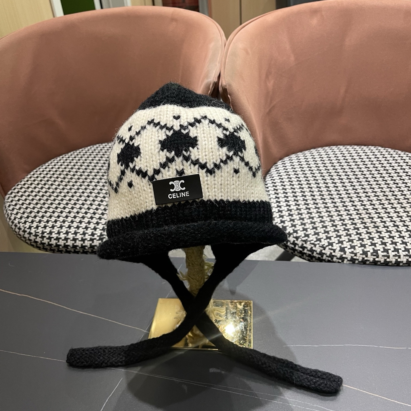 Ce1i*e knit trapper hat