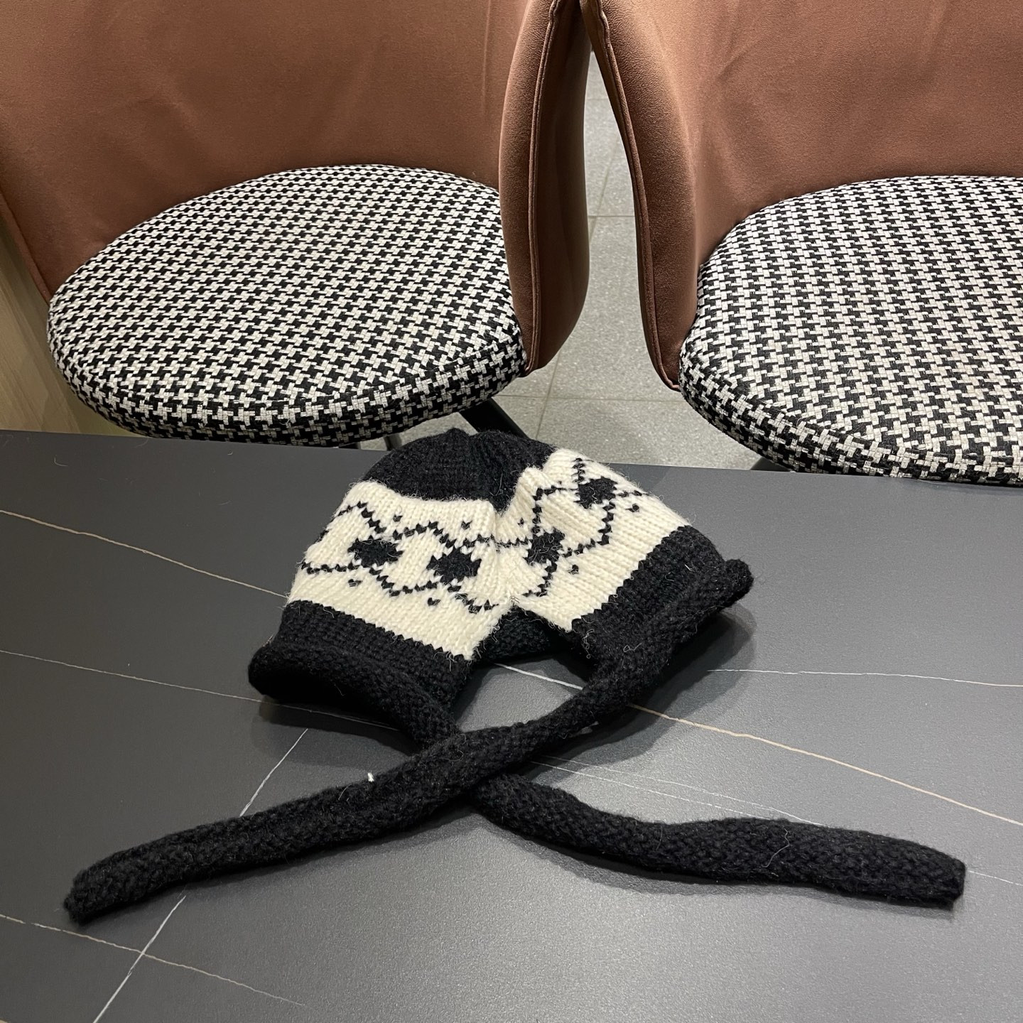 Ce1i*e knit trapper hat