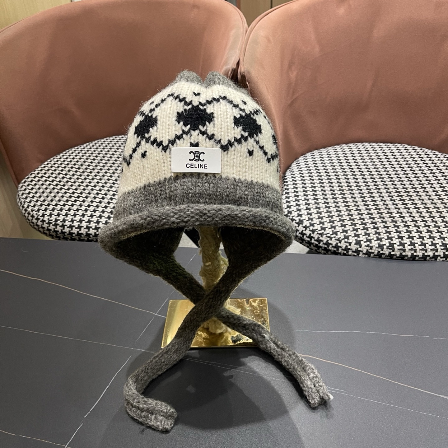 Ce1i*e knit trapper hat