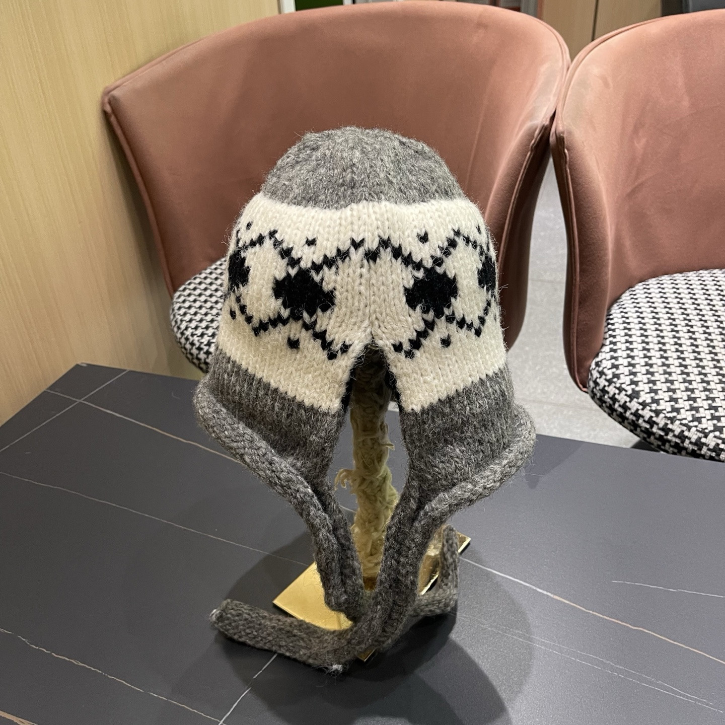 Ce1i*e knit trapper hat