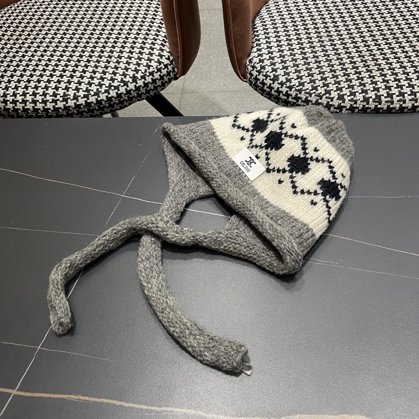 Ce1i*e knit trapper hat
