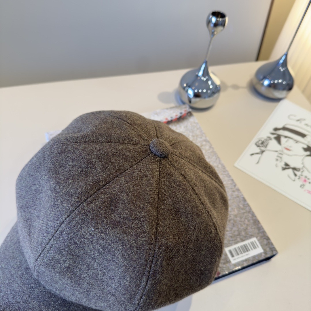 Ch**el newsboy cap 57cm head circumference