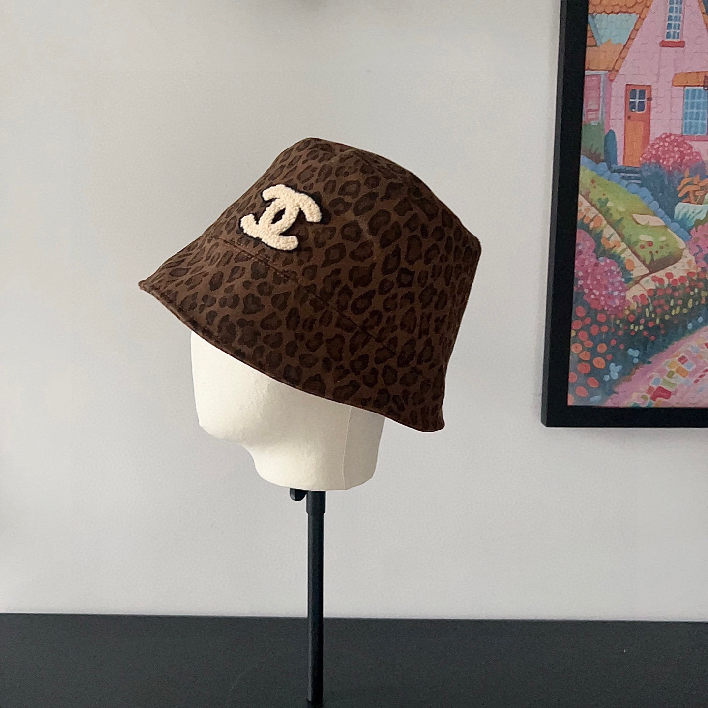 Ch**el bucket hat