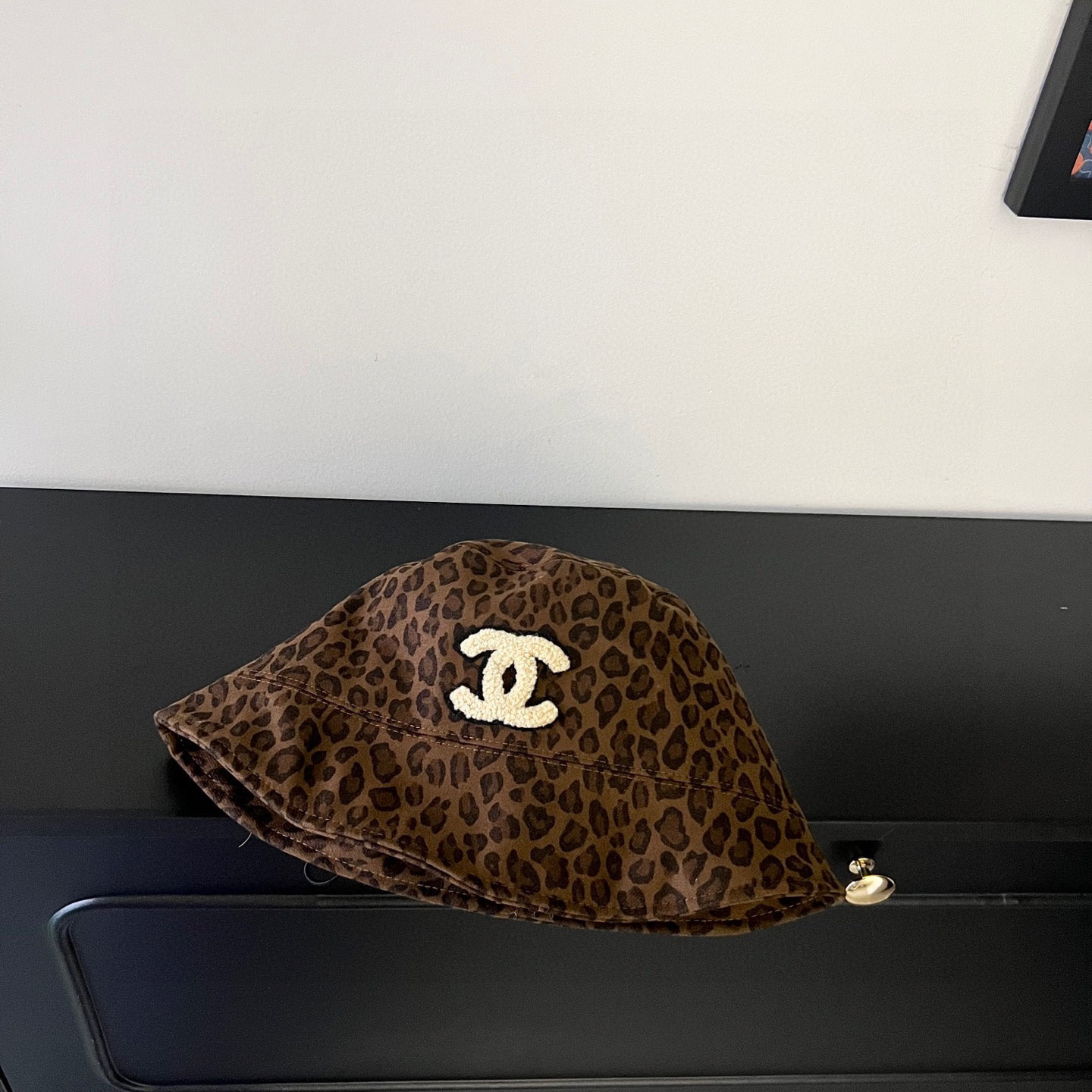 Ch**el bucket hat