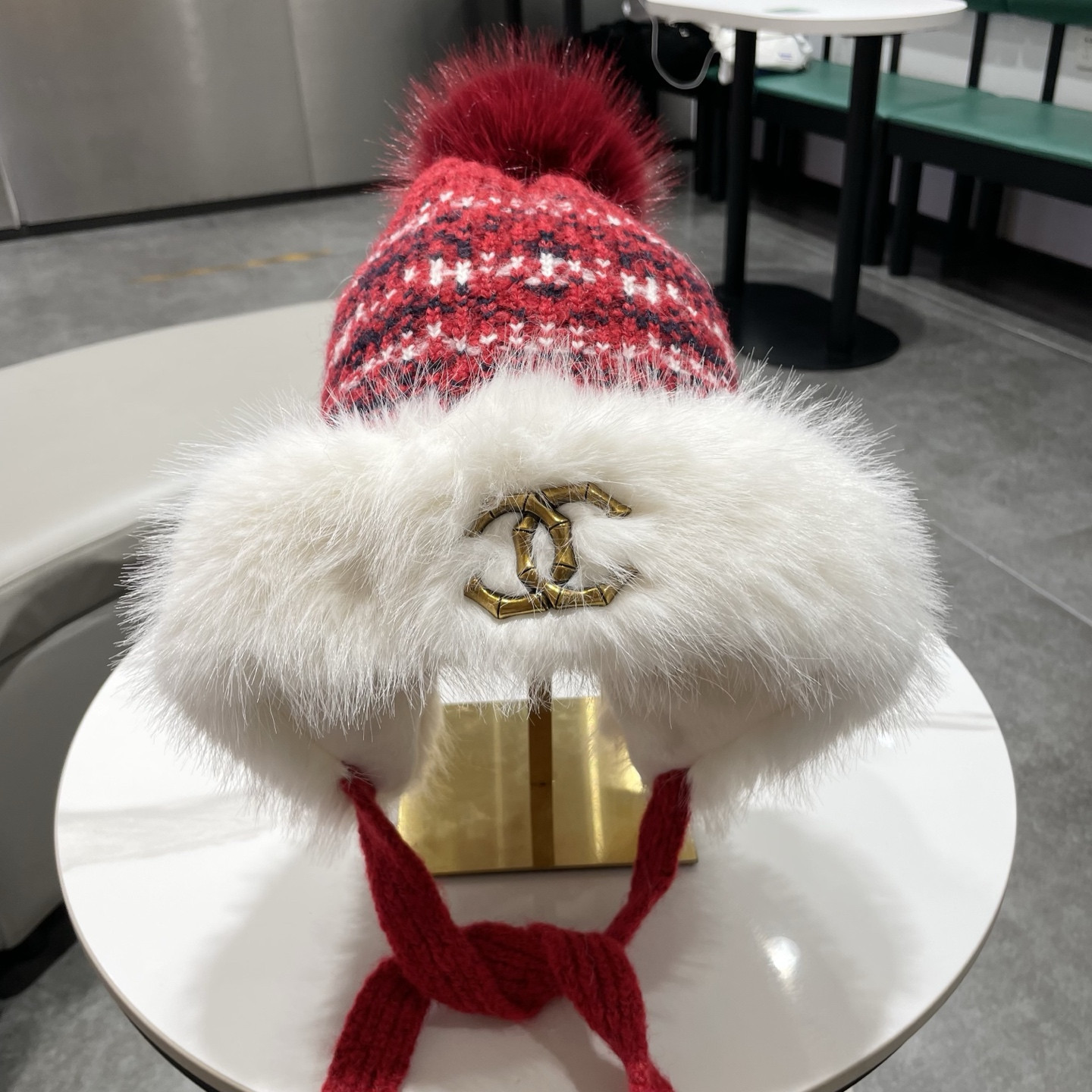 Ch**el hat
