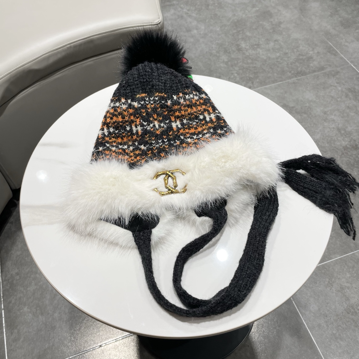 Ch**el hat