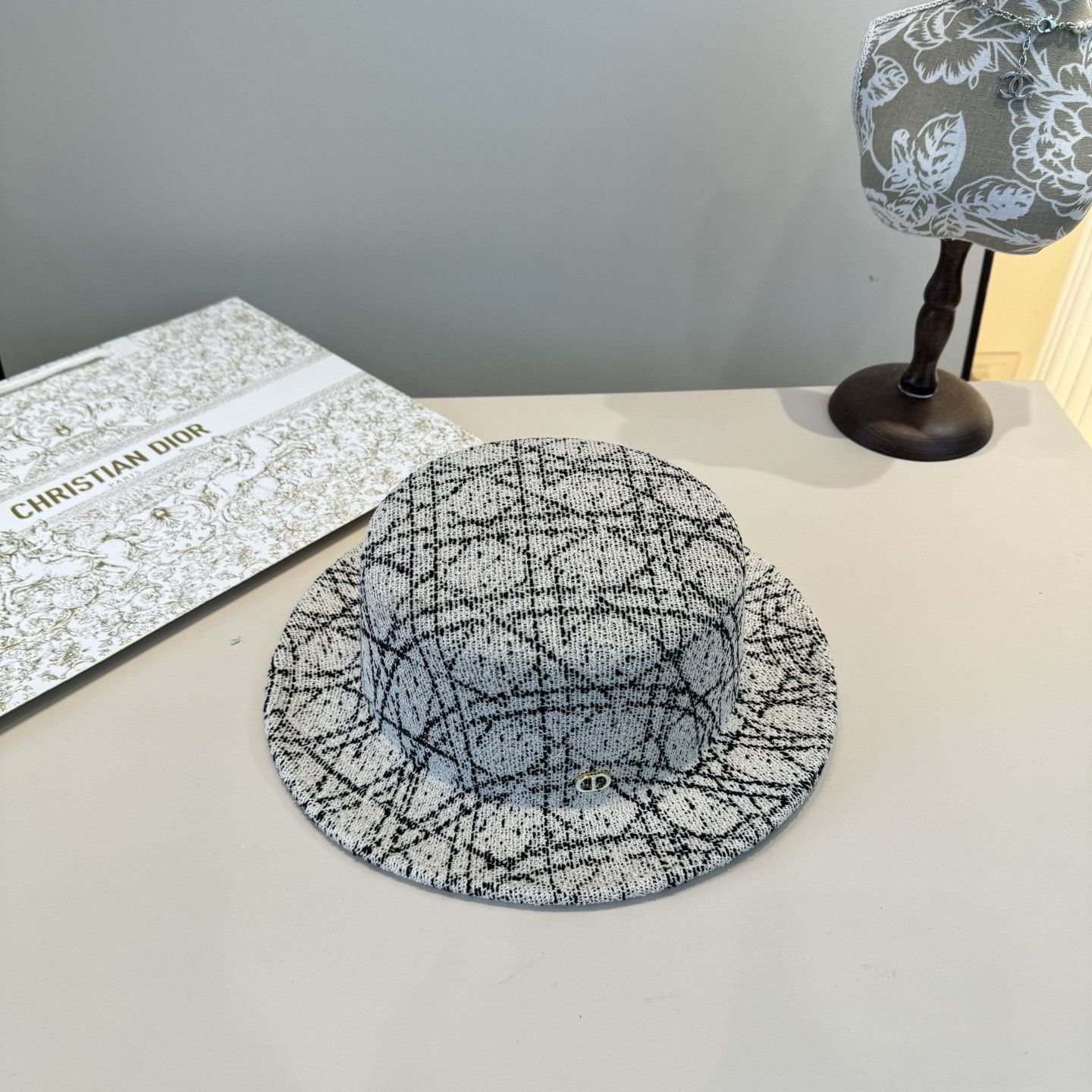 D10r small brim bucket hat 57cm head circumference