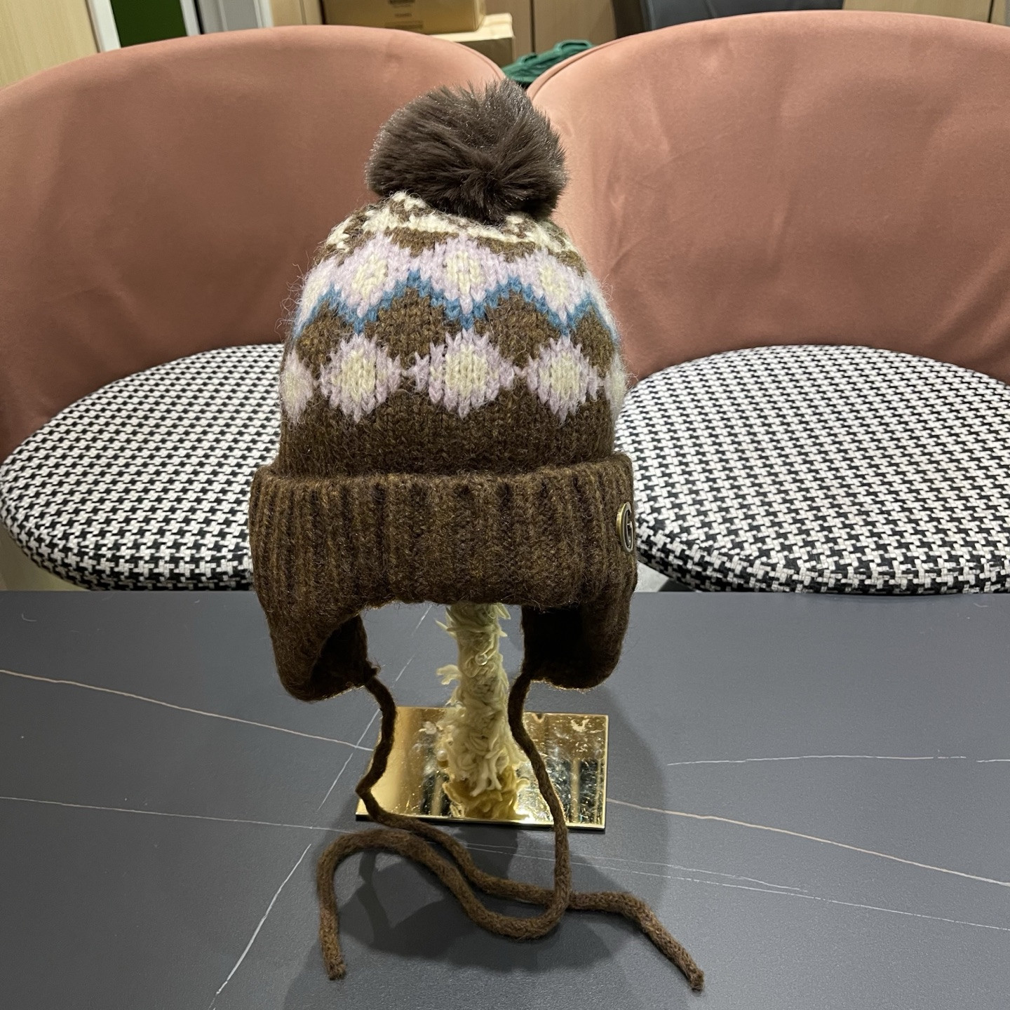 Gvc*1 knit trapper hat