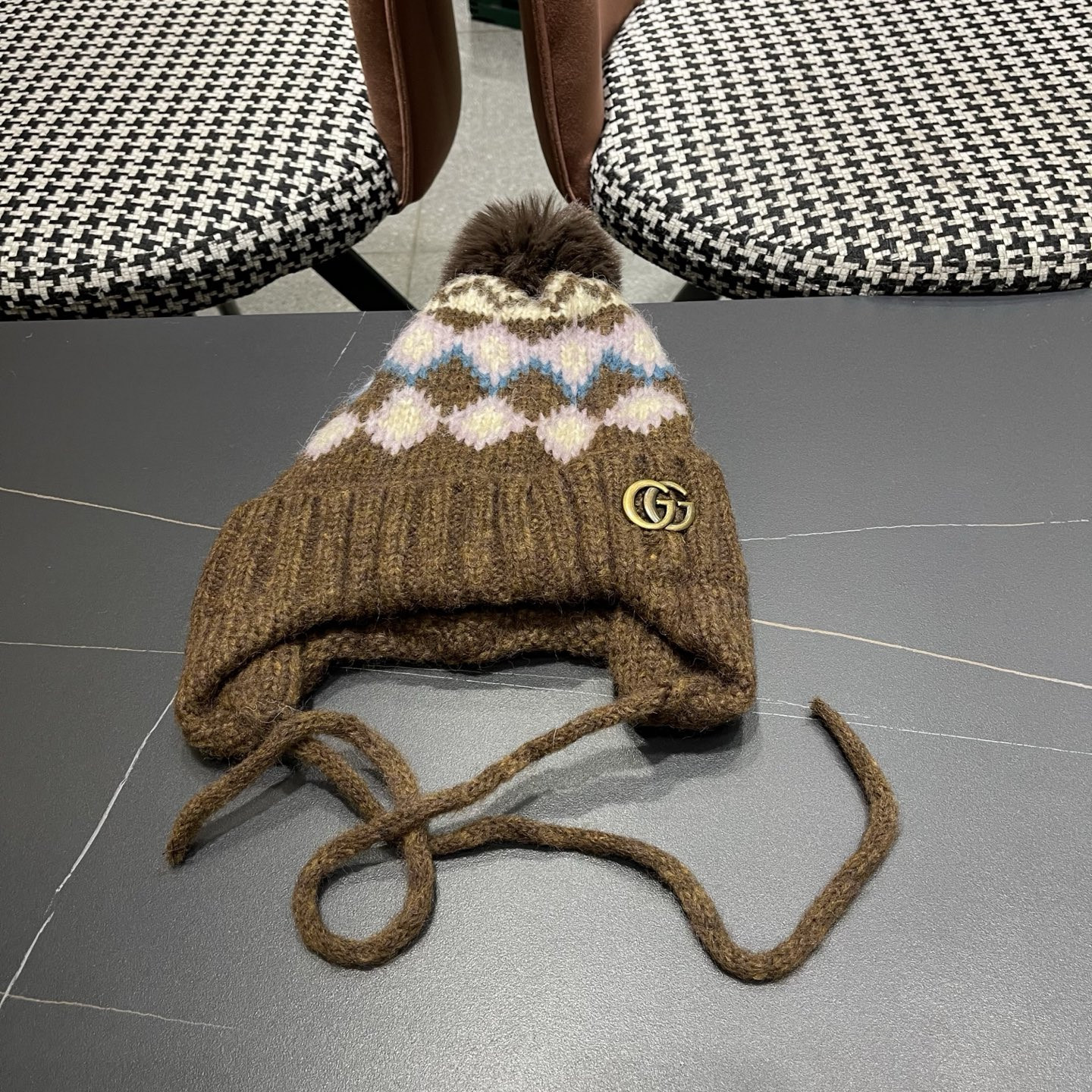 Gvc*1 knit trapper hat