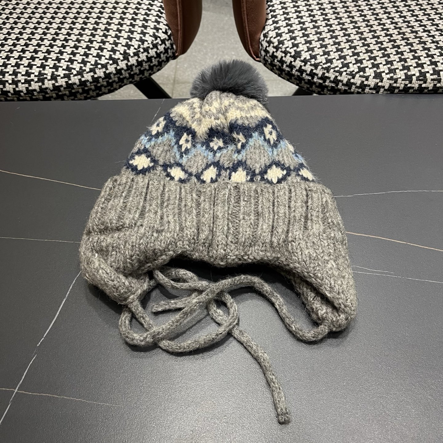 Gvc*1 knit trapper hat