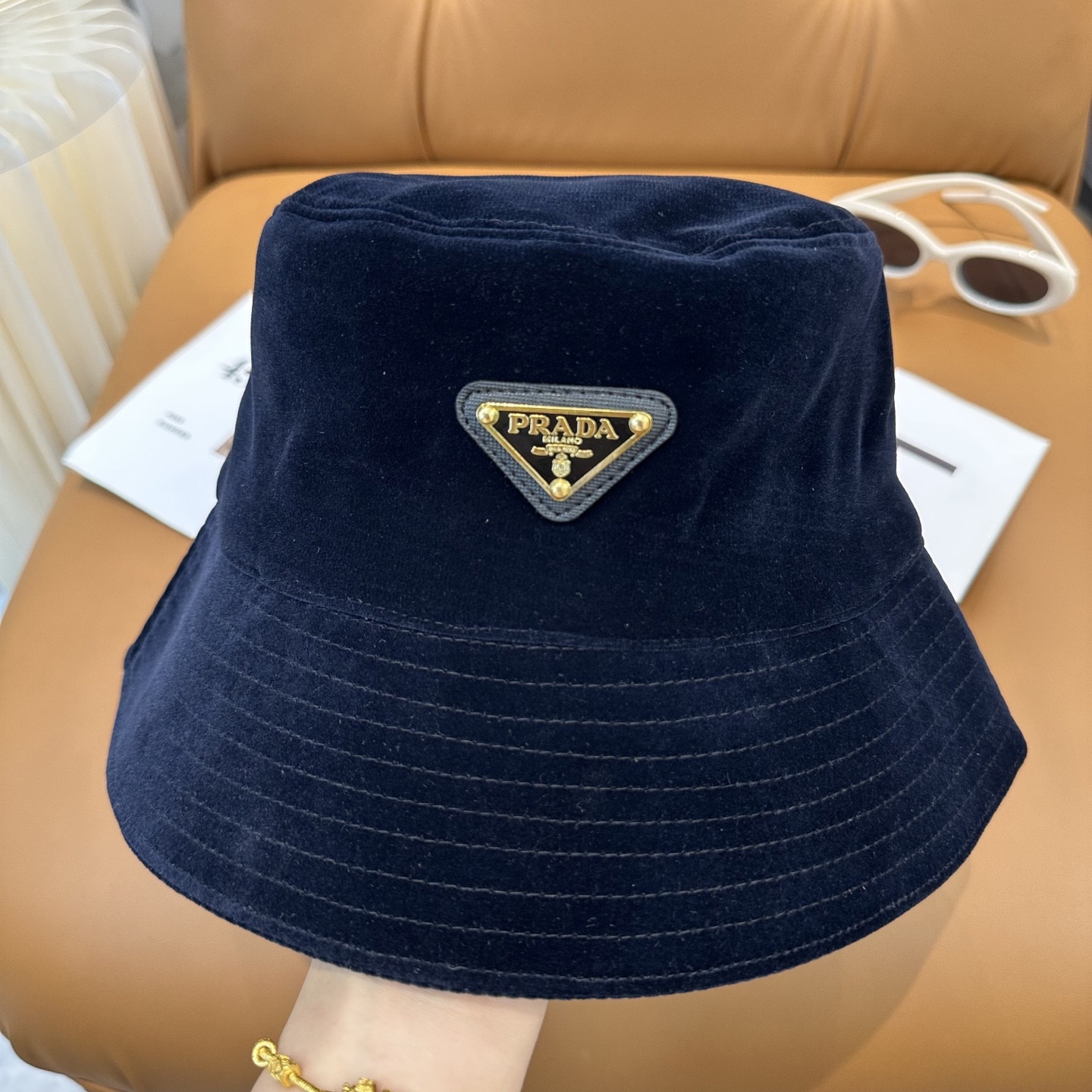 Pra*a bucket hat