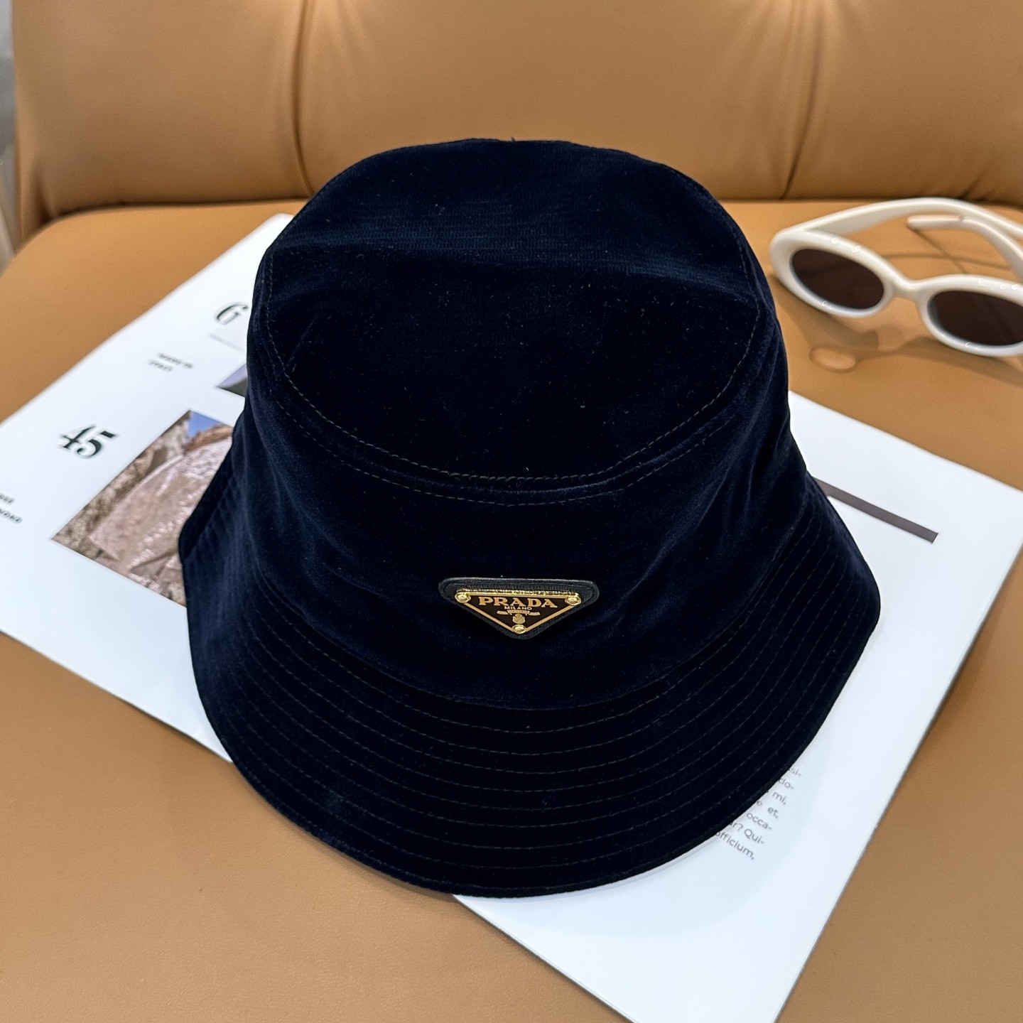 Pra*a bucket hat