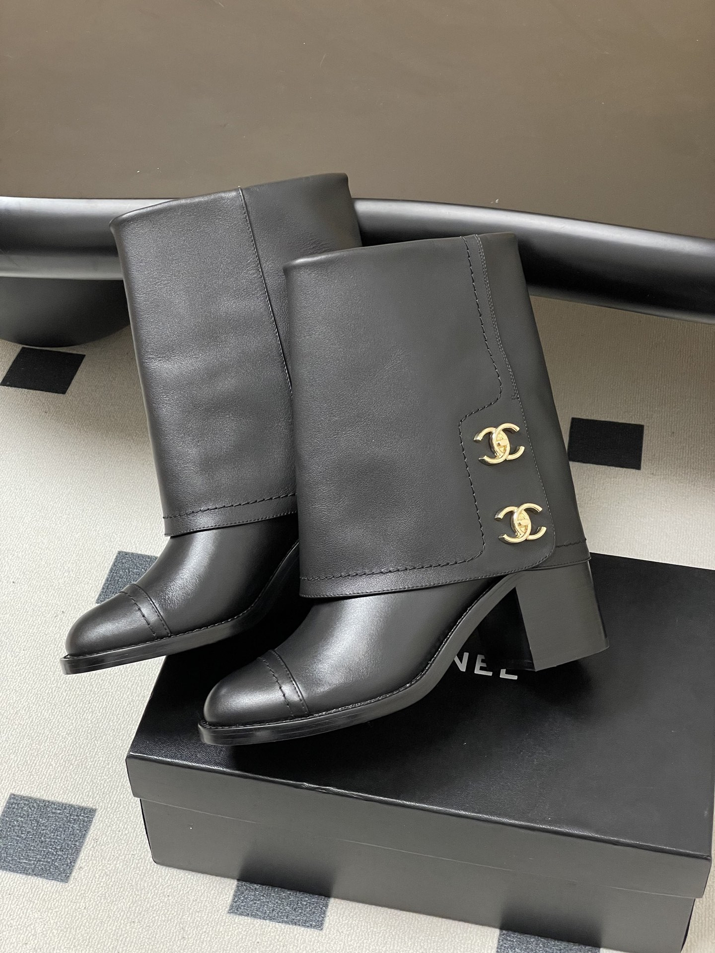 UA Ch**el Short Boots 7cm Heel