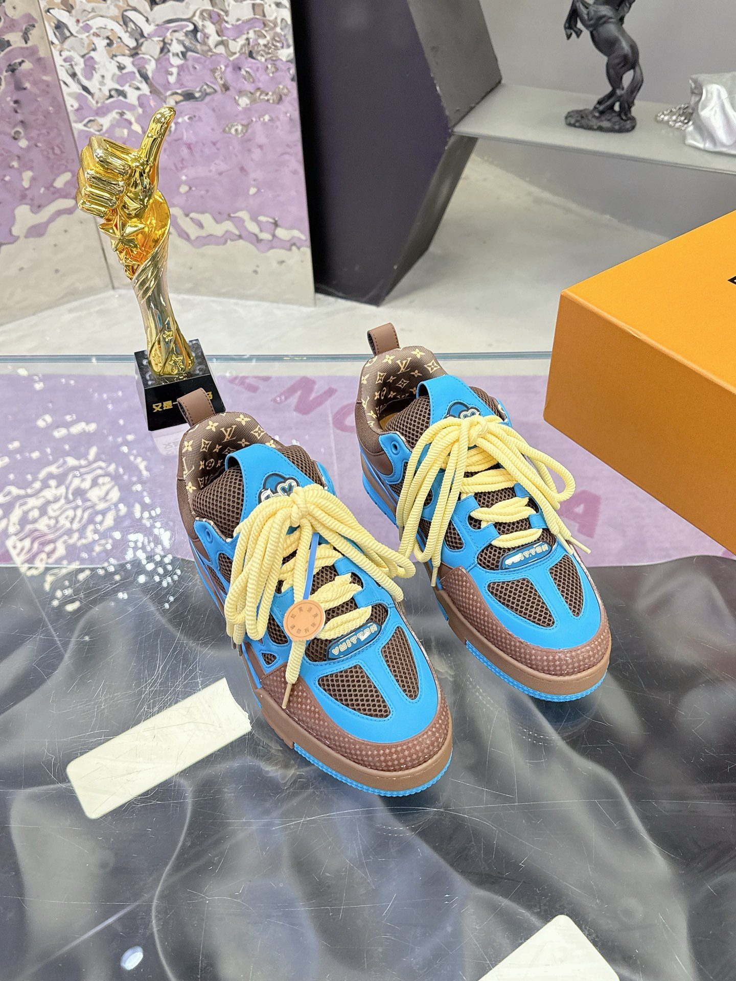 UA LV Skate Sneaker