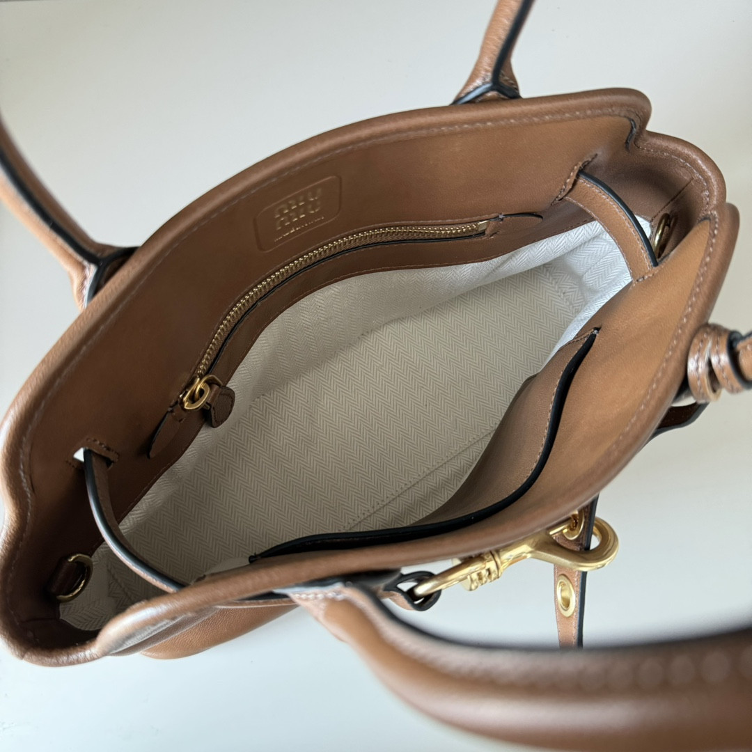 M1v M1v aventure nappa leather handbag 22x30x10cm