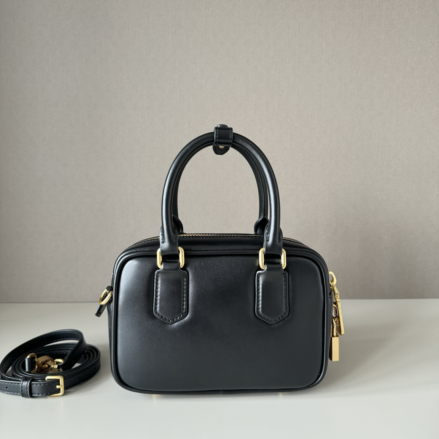 M1v M1v arcadie leather bag 13x19x6cm