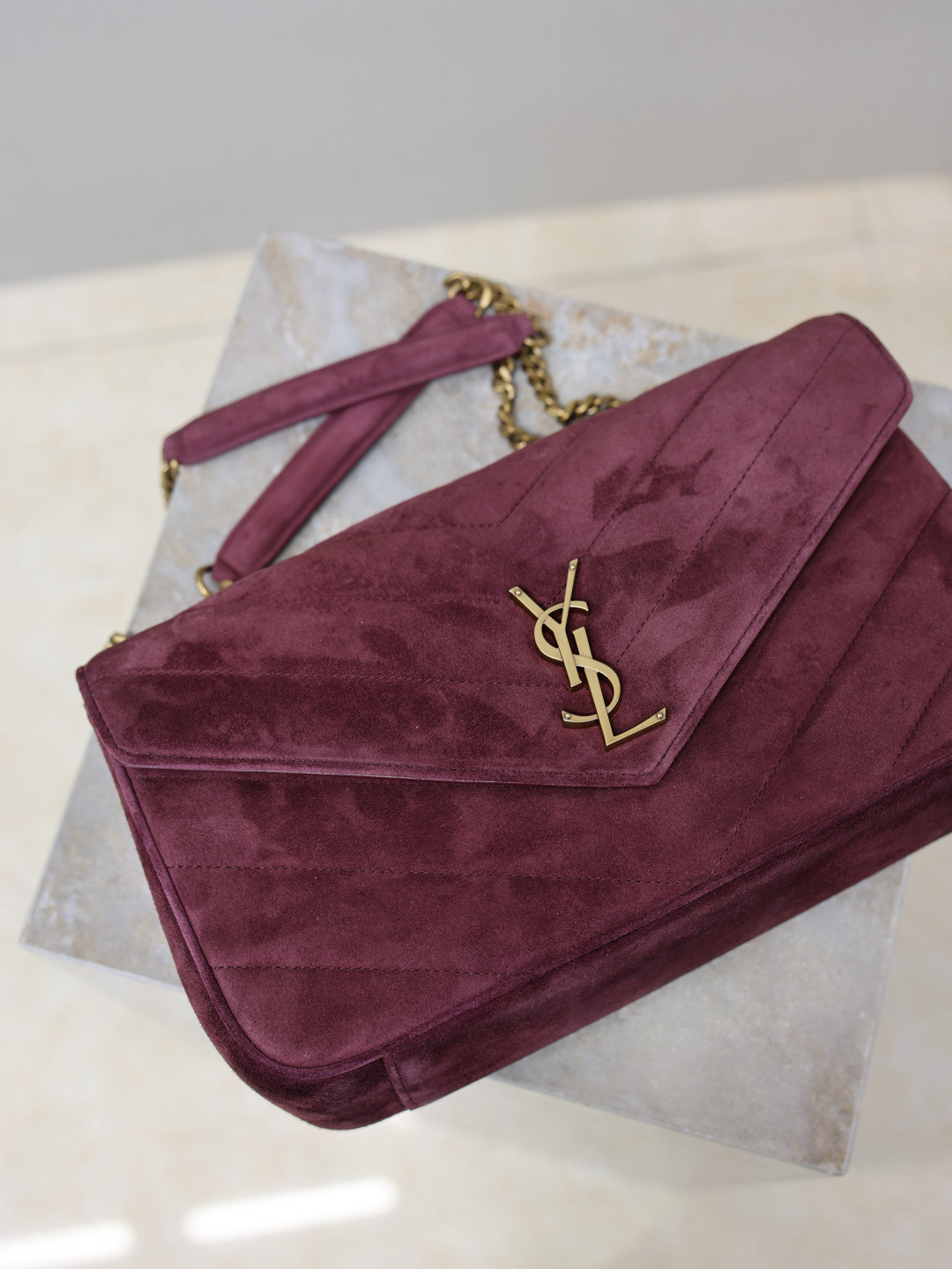 Y51 loulou medium in suede 29x17x8cm