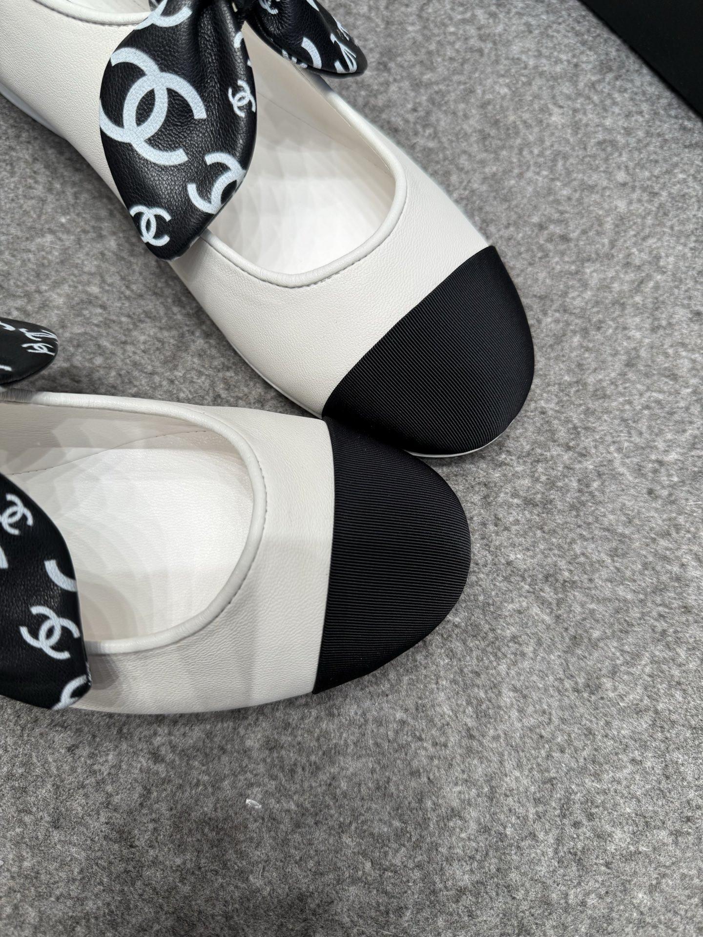 ua Ch**el mary janes