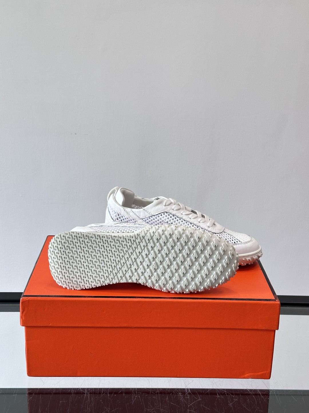 ua H**me5 jet sneaker