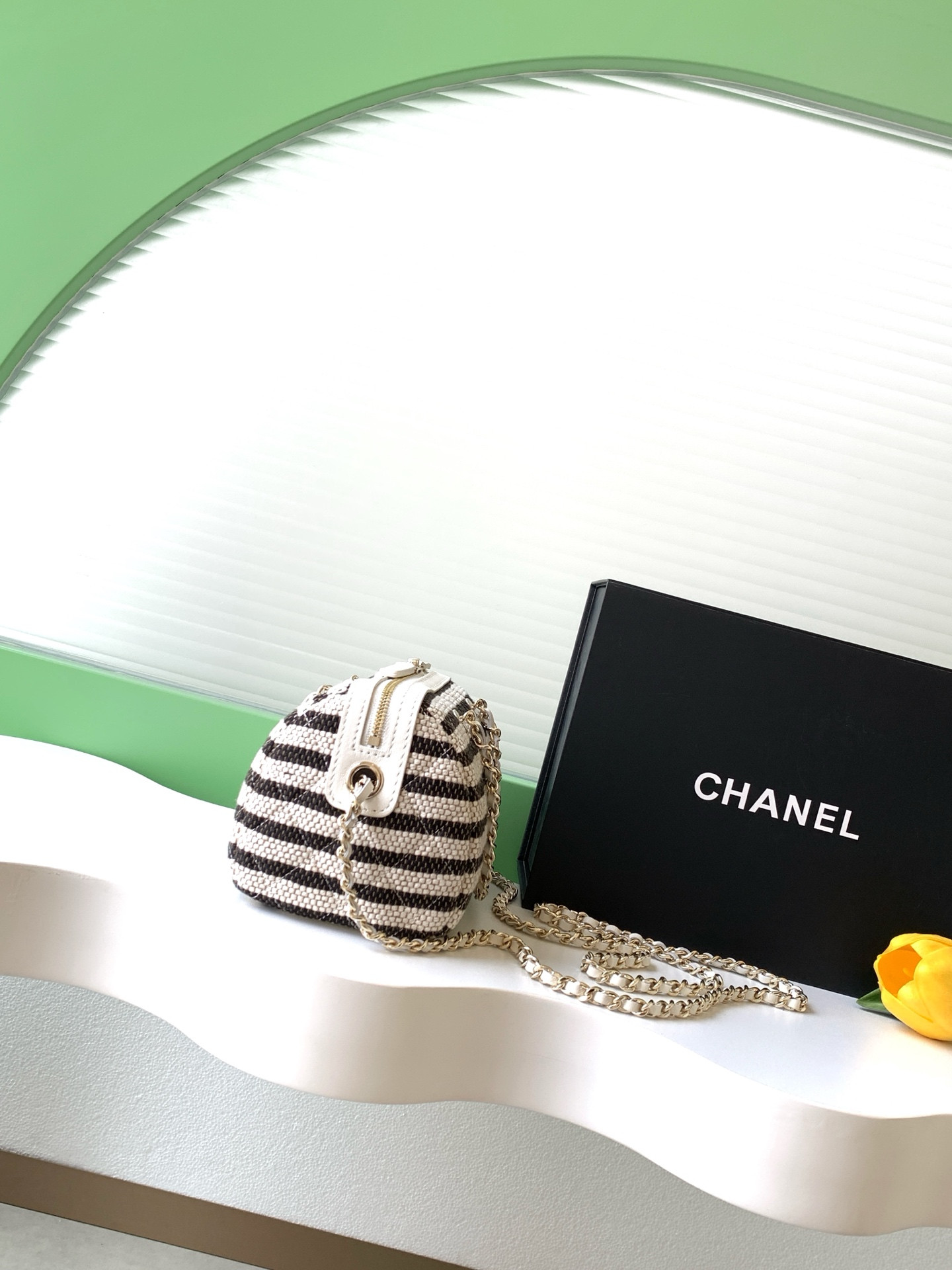 Ch**el clutch with chain 11.5x18.5x11cm