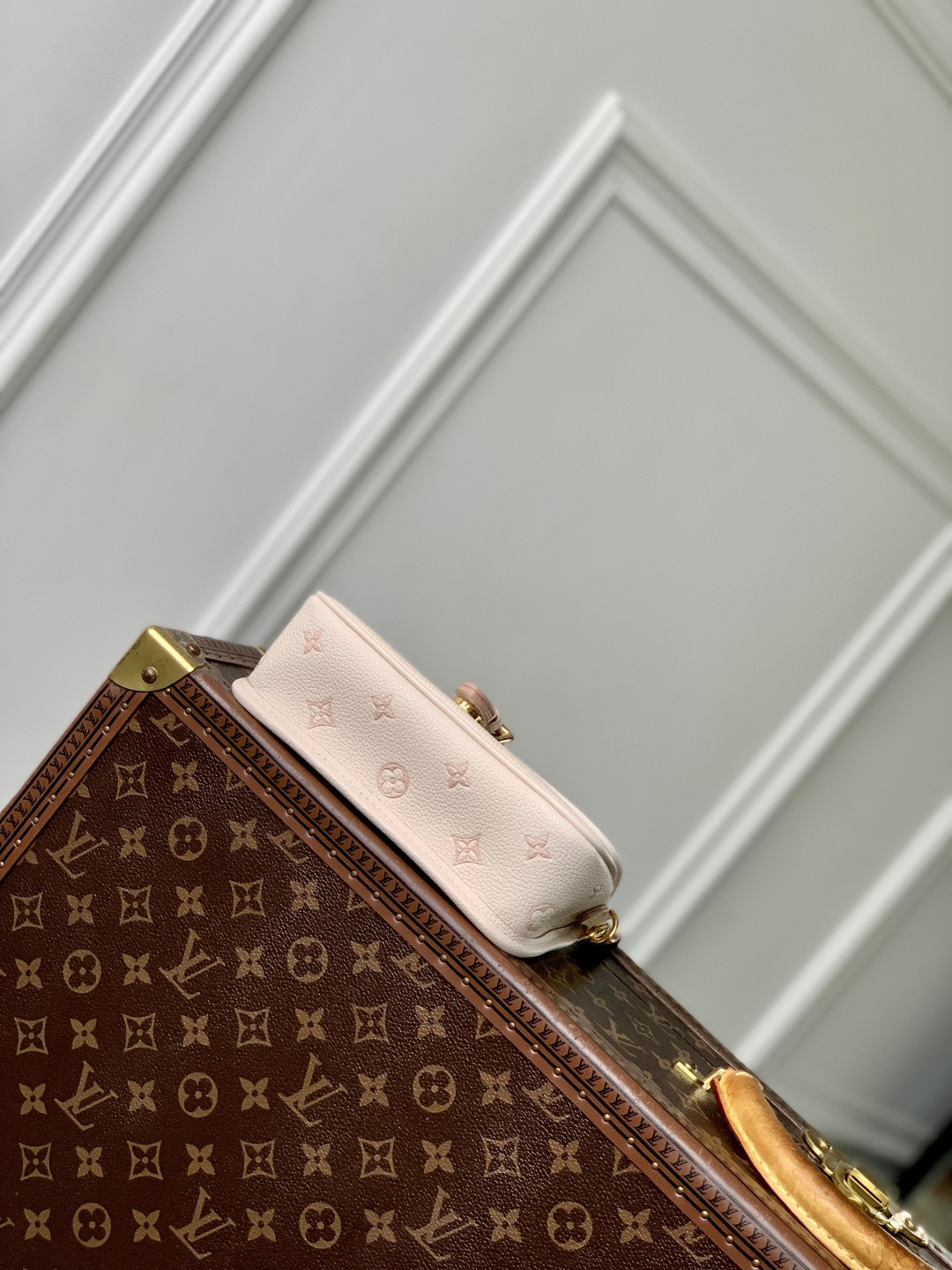 LV Nano Diane M13642 19x10.5x6cm