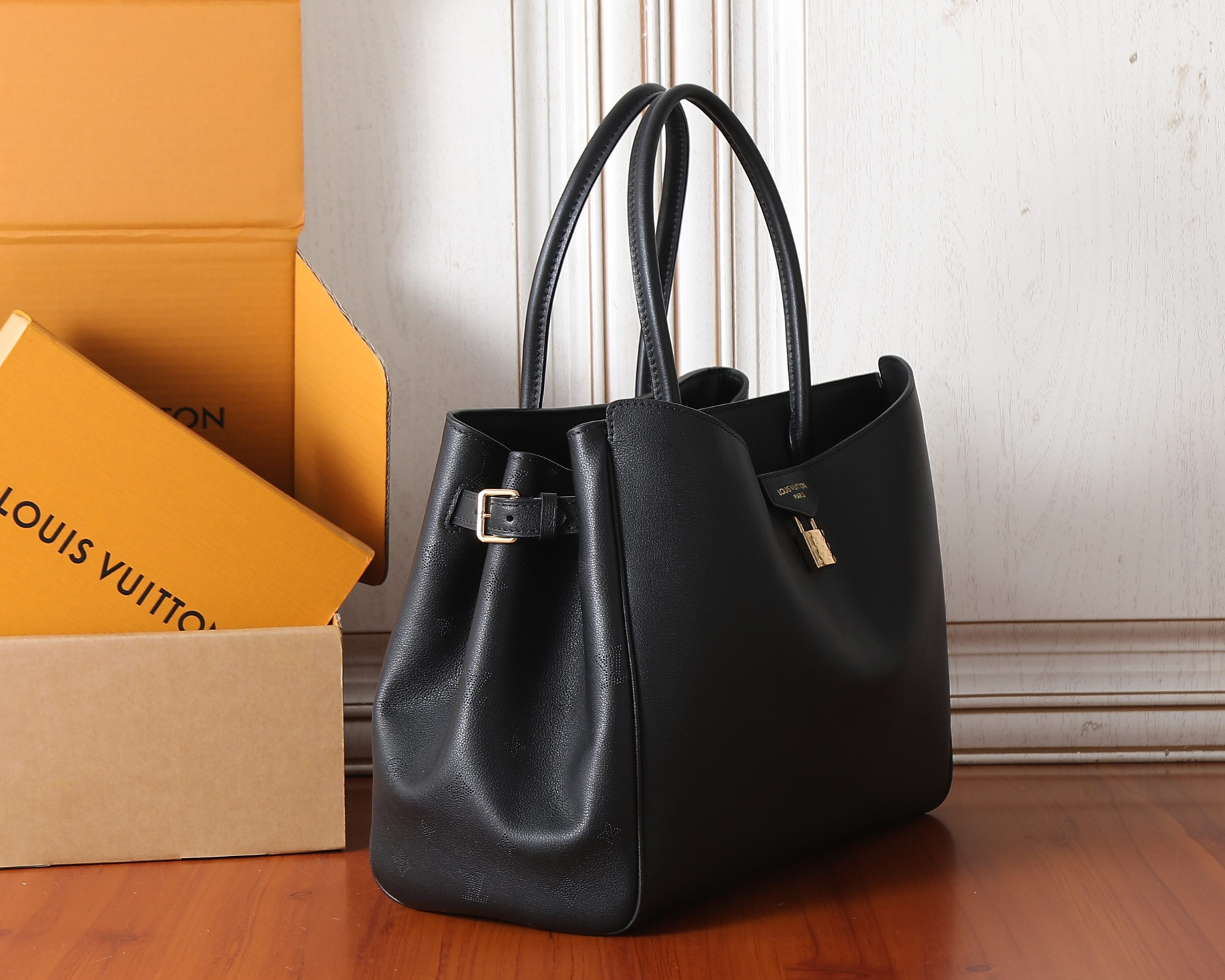 LV Vendome MM M26338 35.5x28x17cm