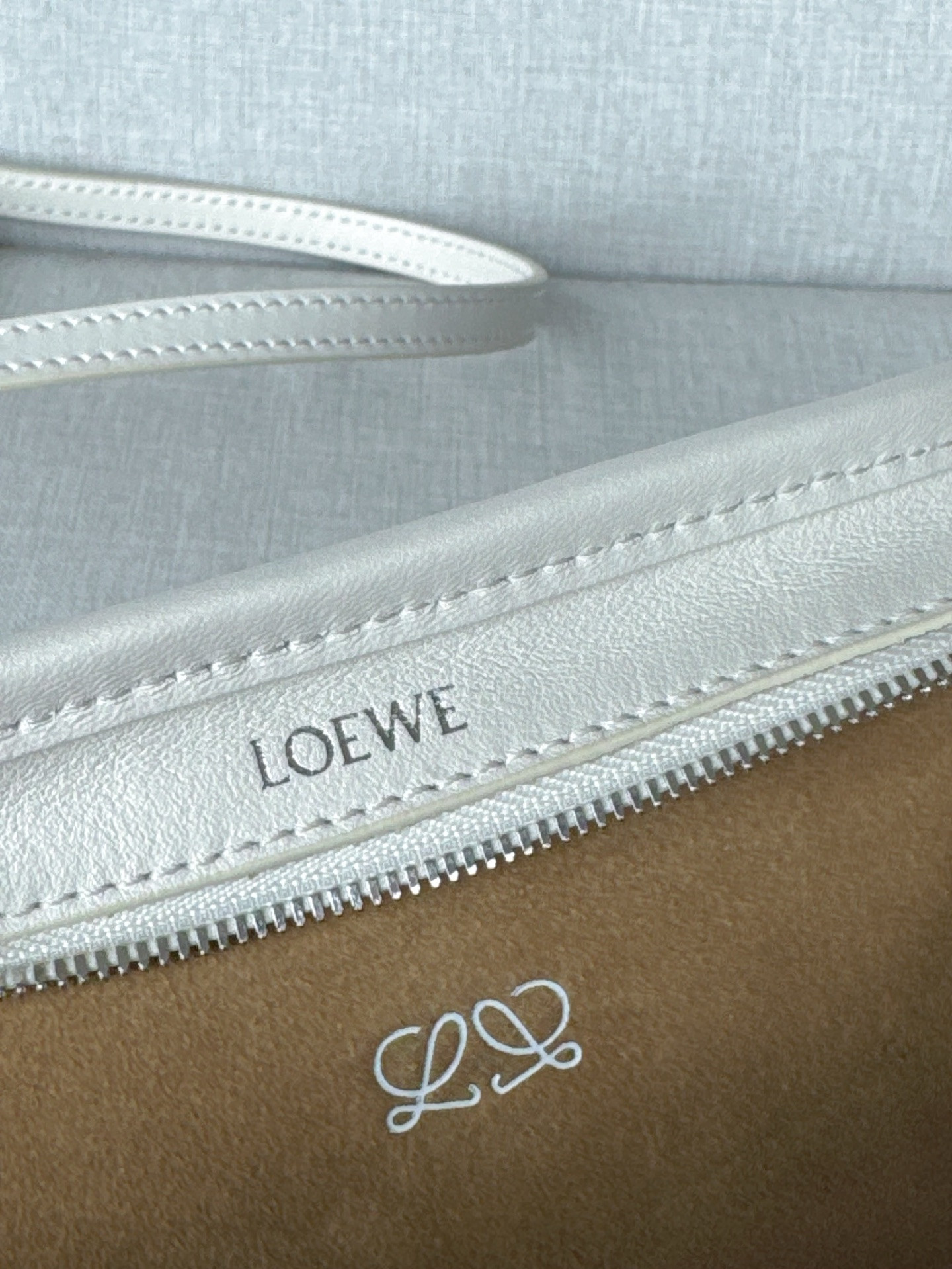 L0ew* mini amazona 180 bag 11.5x20x7cm