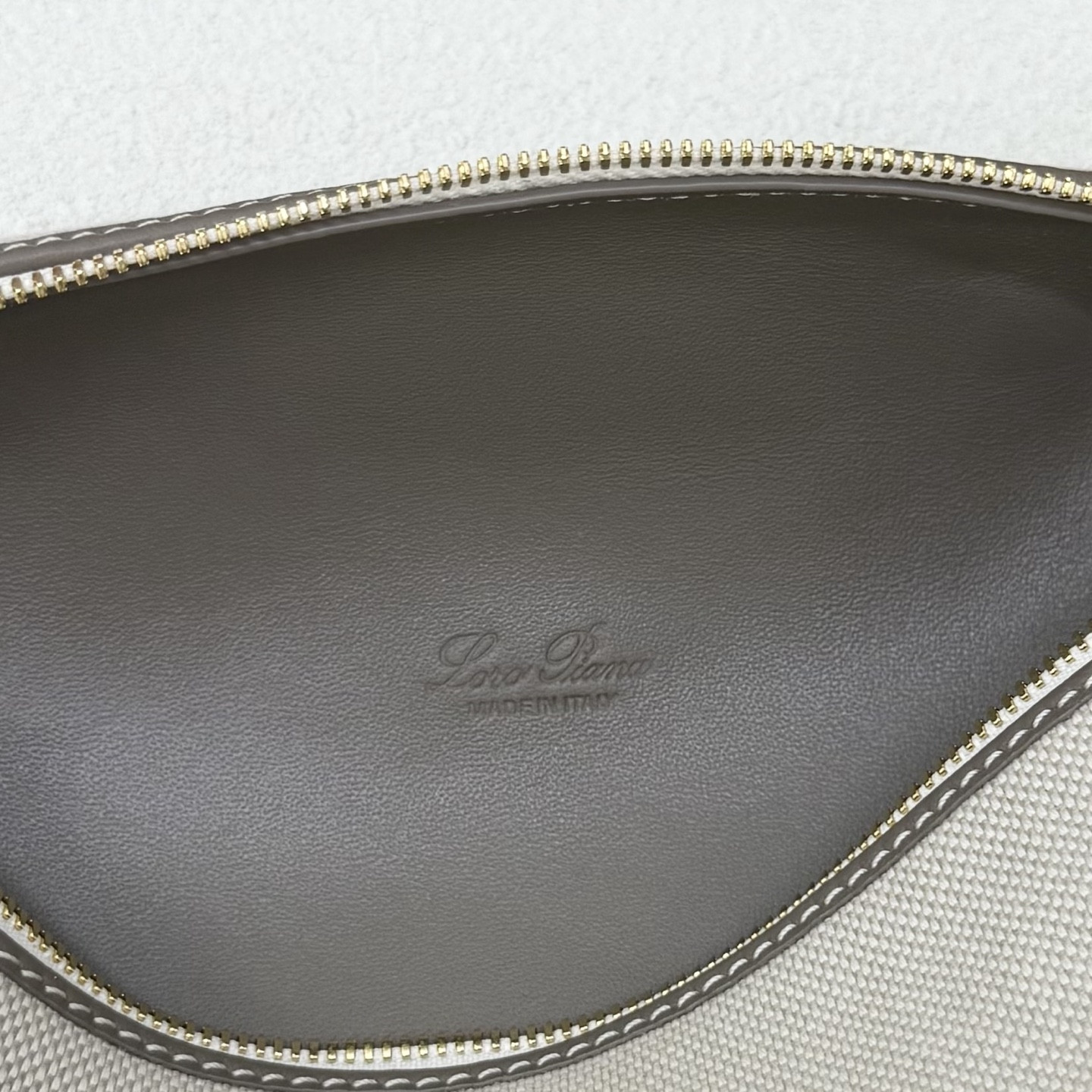 L0r0 P1ana extra pocket l19 11 x 19 x 6.5 cm
