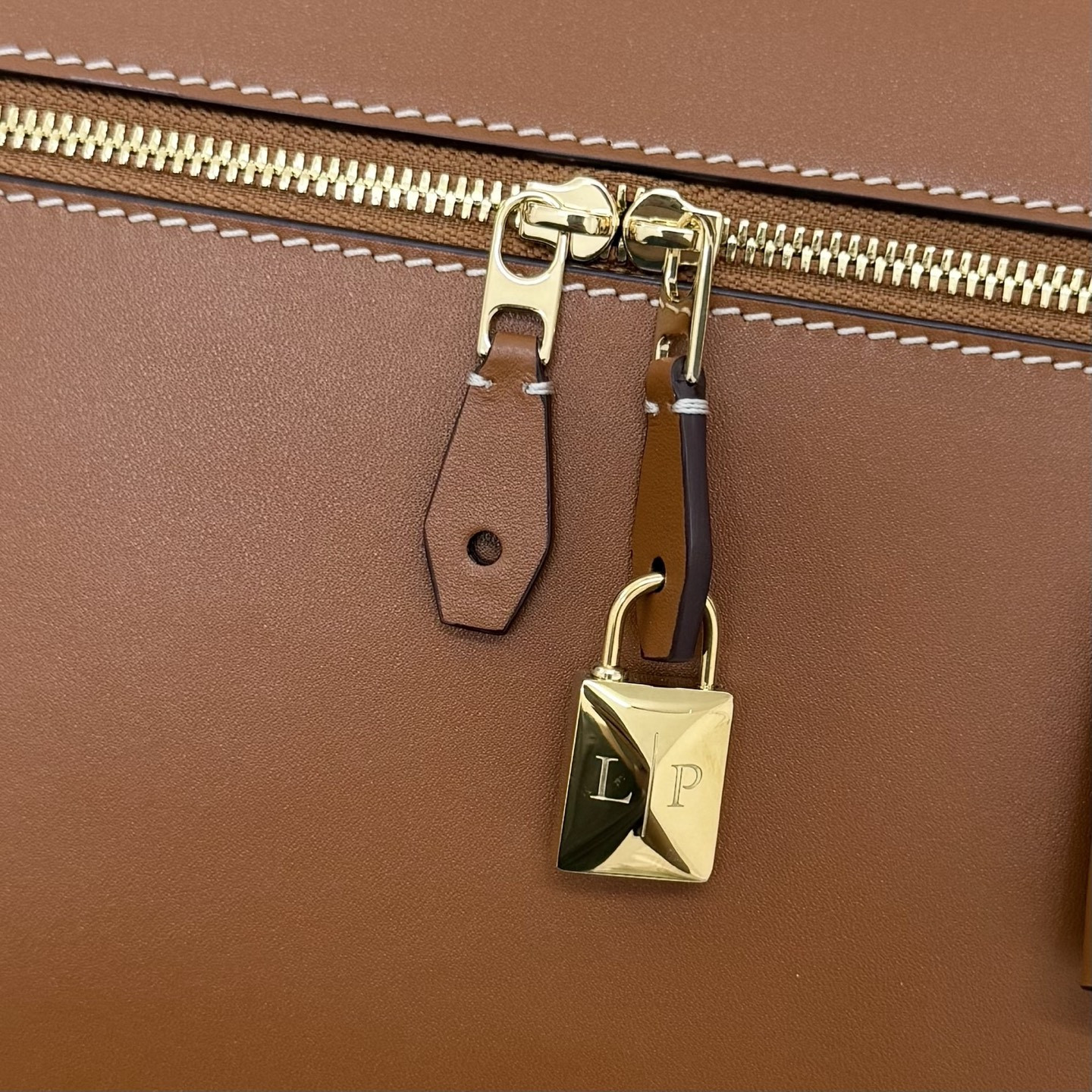 L0r0 P1ana extra pocket l27 16x27x10cm