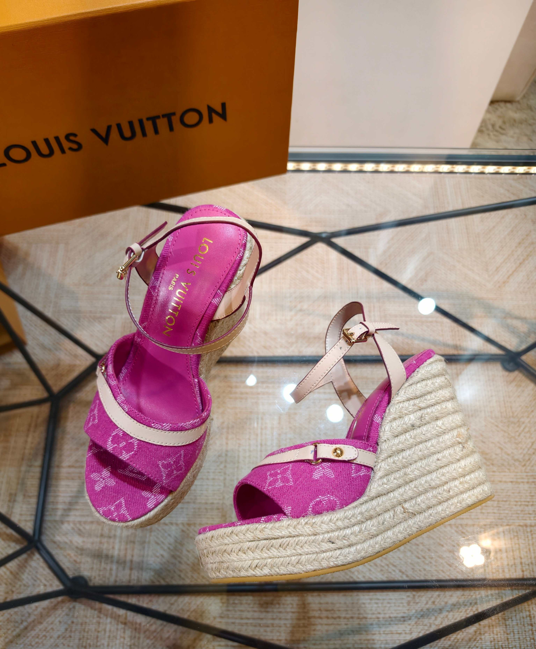 UA LV Helios Wedge Sandal