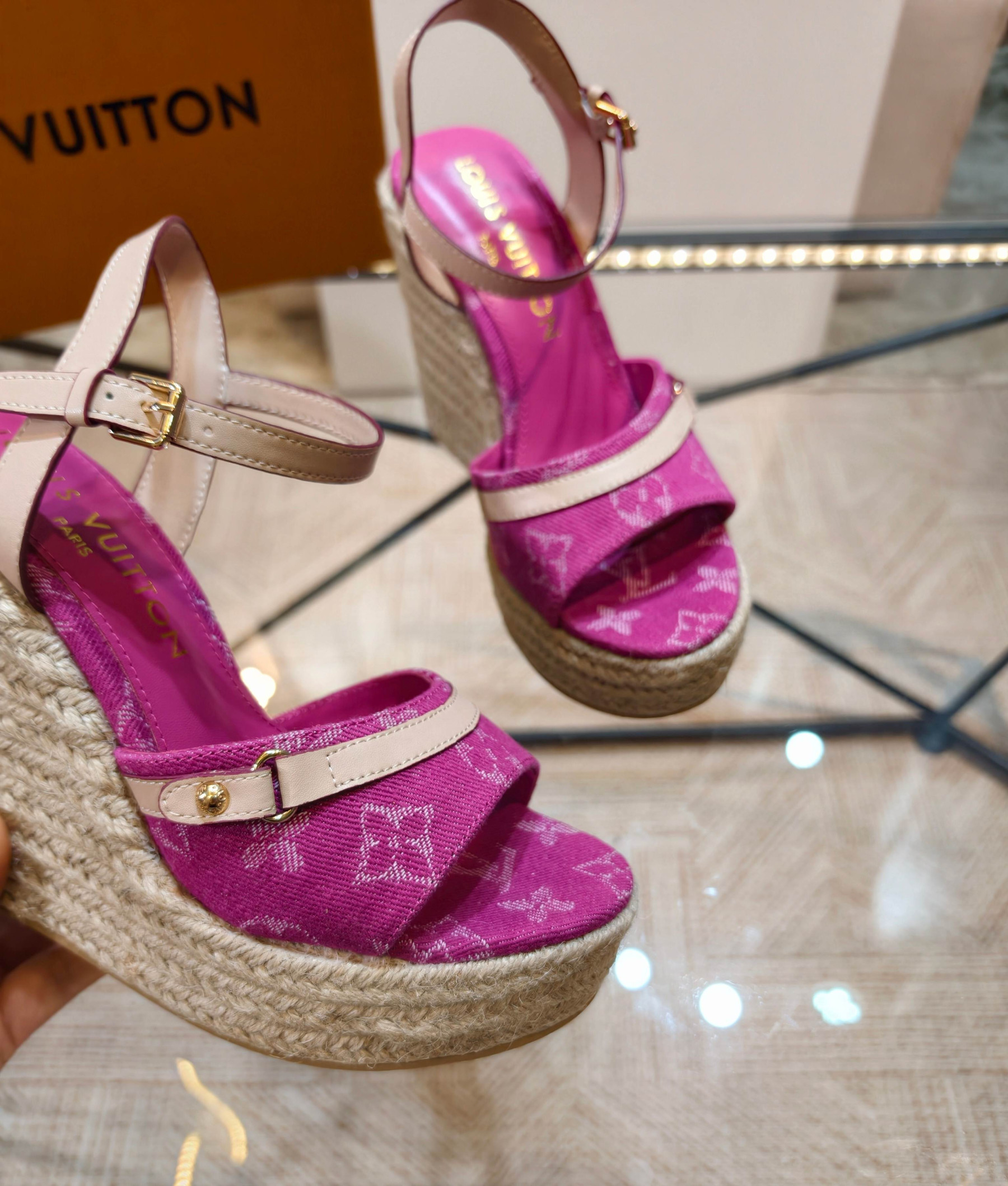 UA LV Helios Wedge Sandal