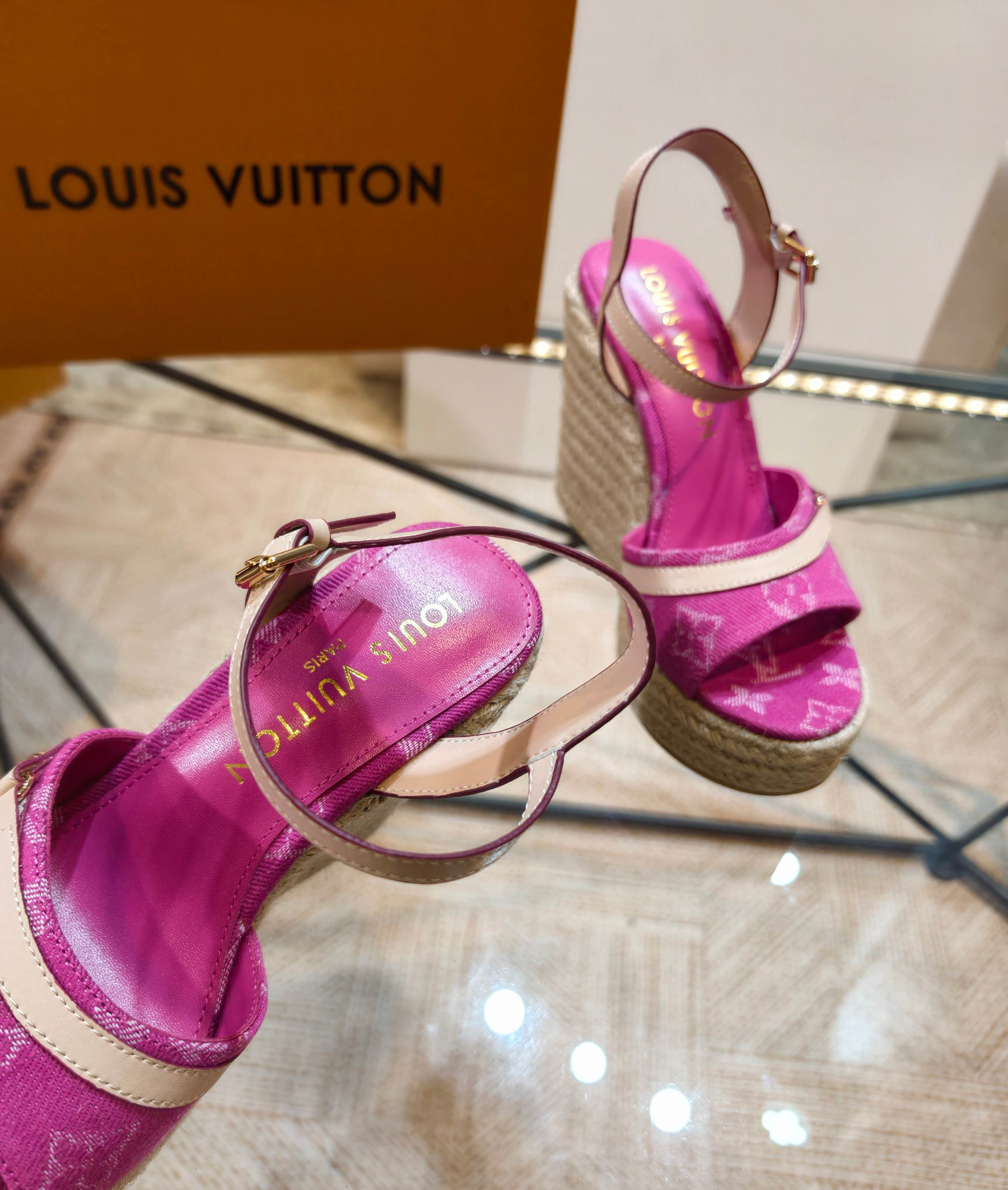 UA LV Helios Wedge Sandal