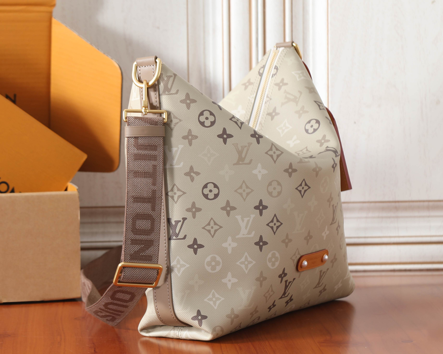 LV Vagabond Hobo M26931 41x32x11cm