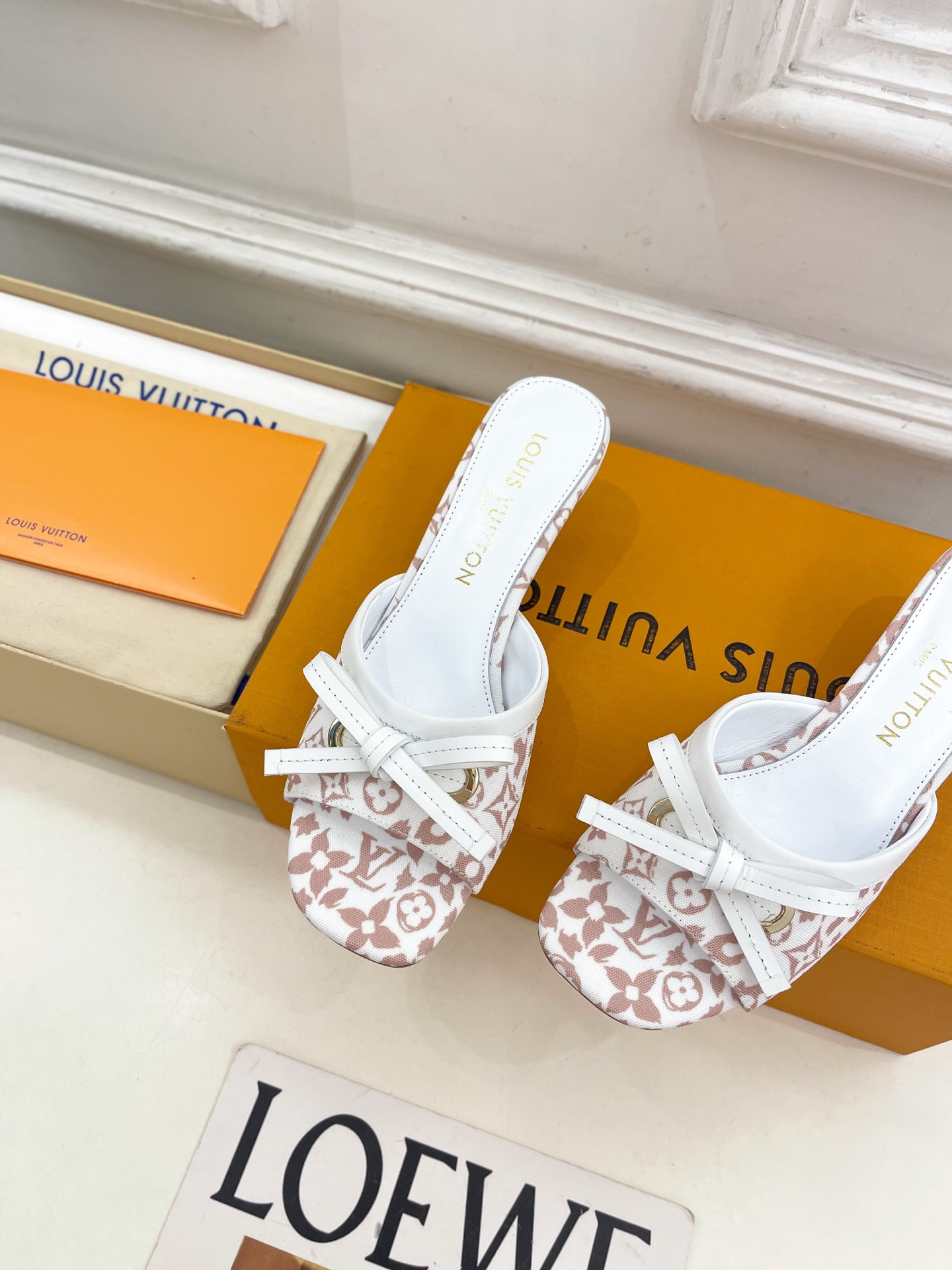 UA LV 6AM Mule