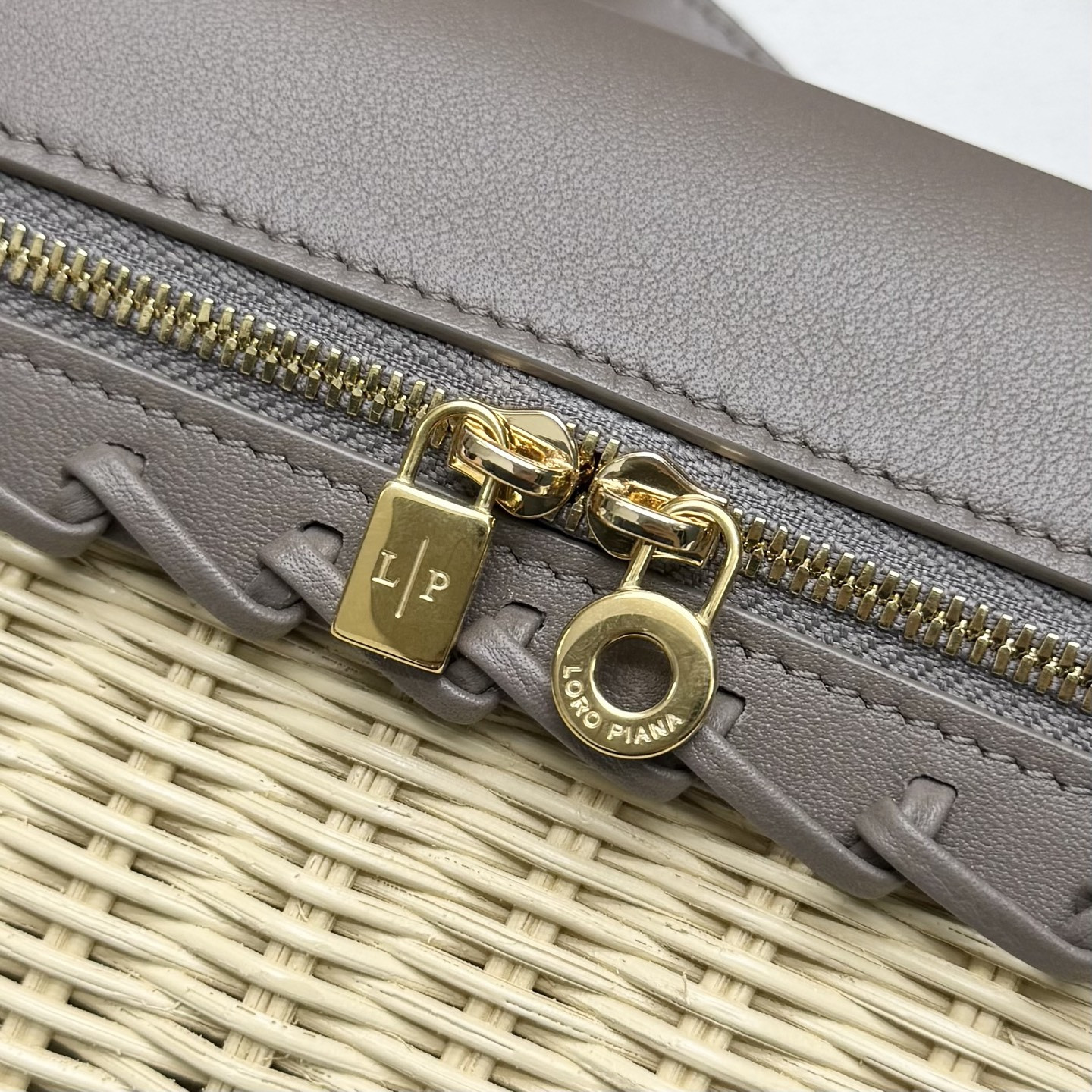 L0r0 P1ana extra pocket l19 wicker bag 19 x 11.5 x 7cm