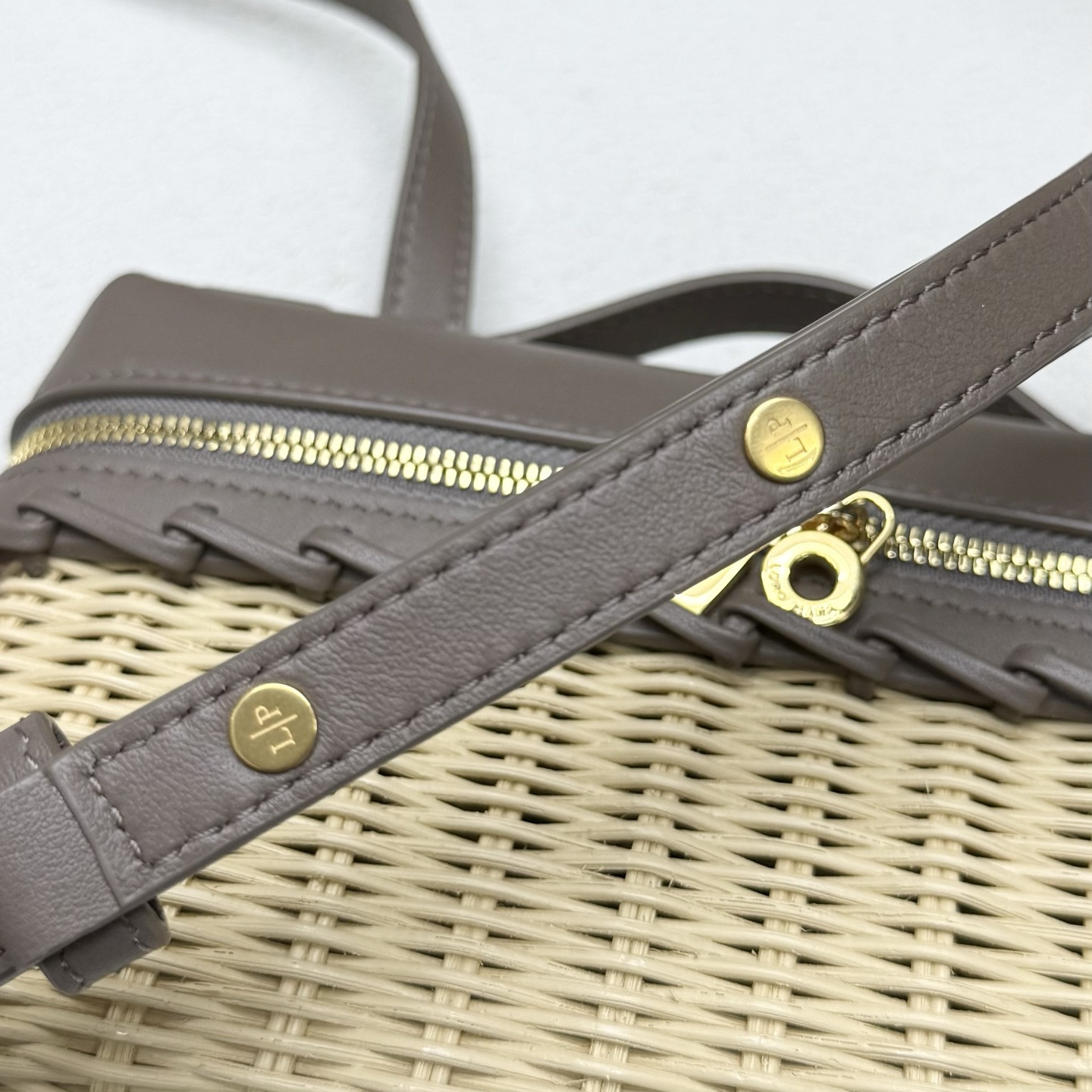 L0r0 P1ana extra pocket l19 wicker bag 19 x 11.5 x 7cm