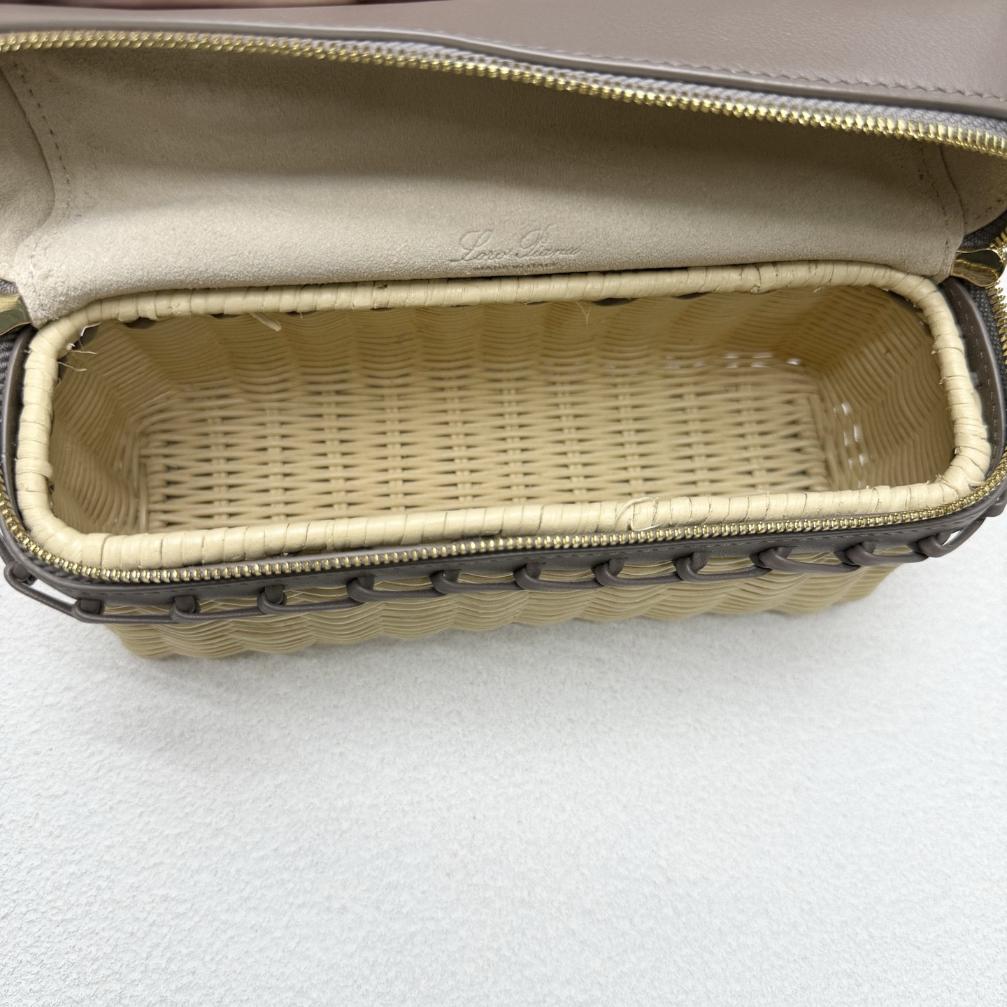 L0r0 P1ana extra pocket l19 wicker bag 19 x 11.5 x 7cm