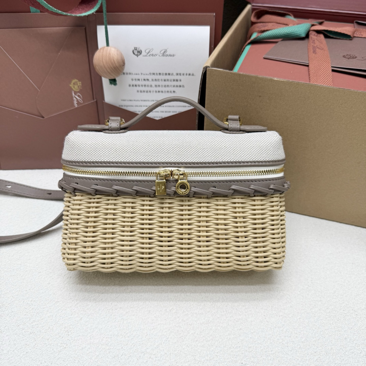 L0r0 P1ana extra pocket l19 wicker bag 19 x 11.5 x 7cm