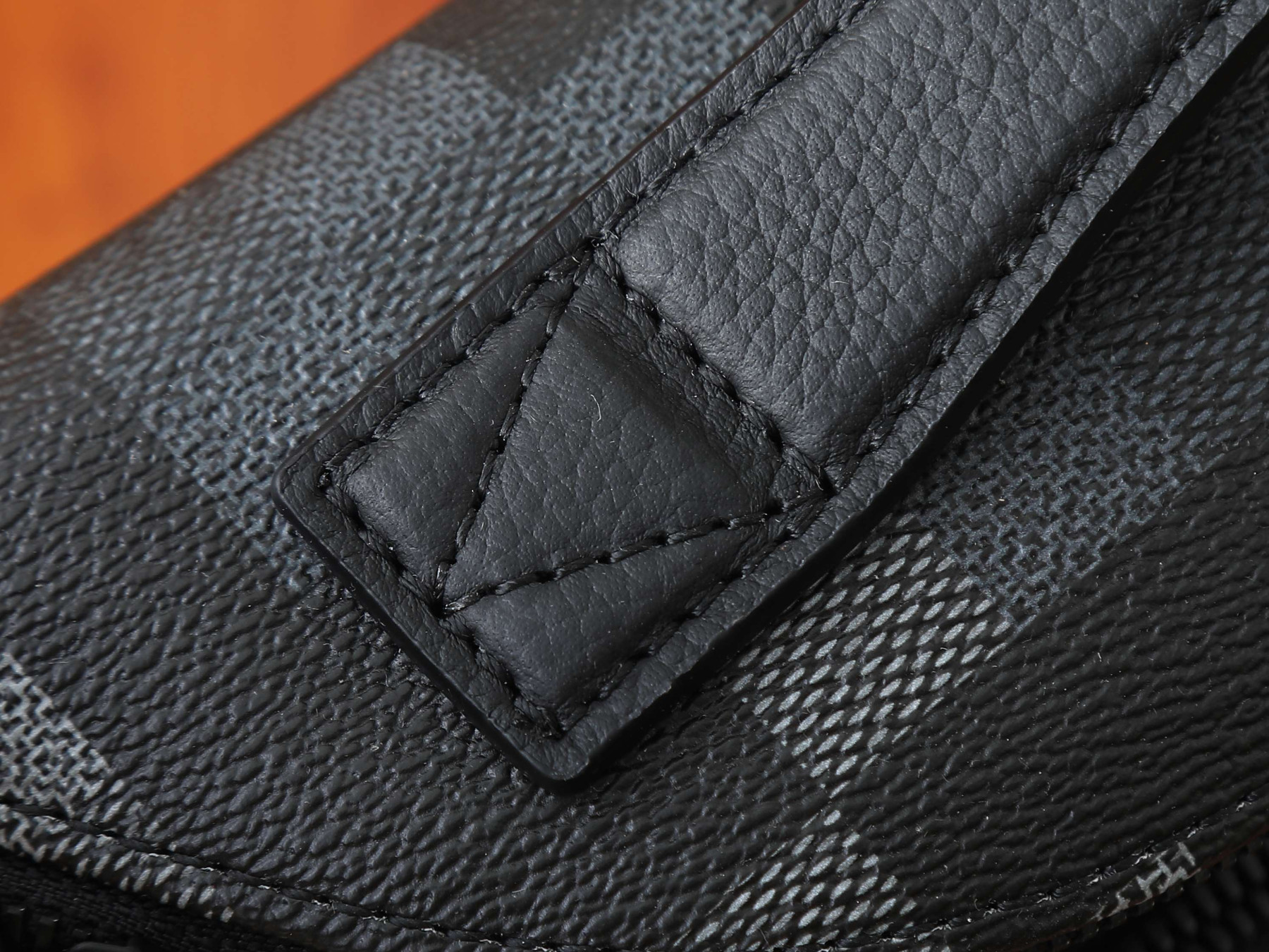 LV Rush Bumbag M14920 30x15x8cm