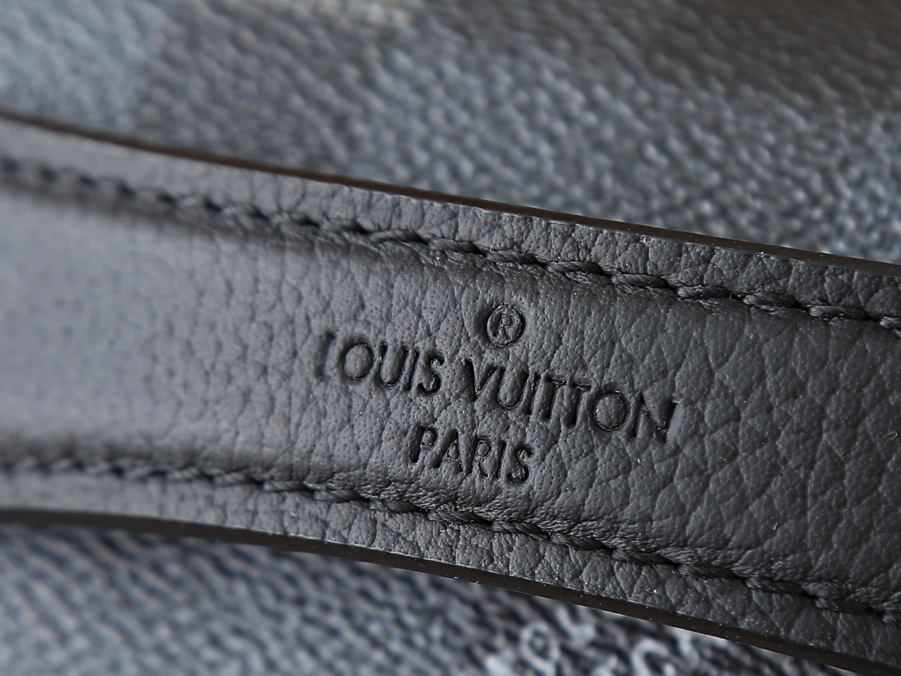 LV Rush Bumbag M14920 30x15x8cm