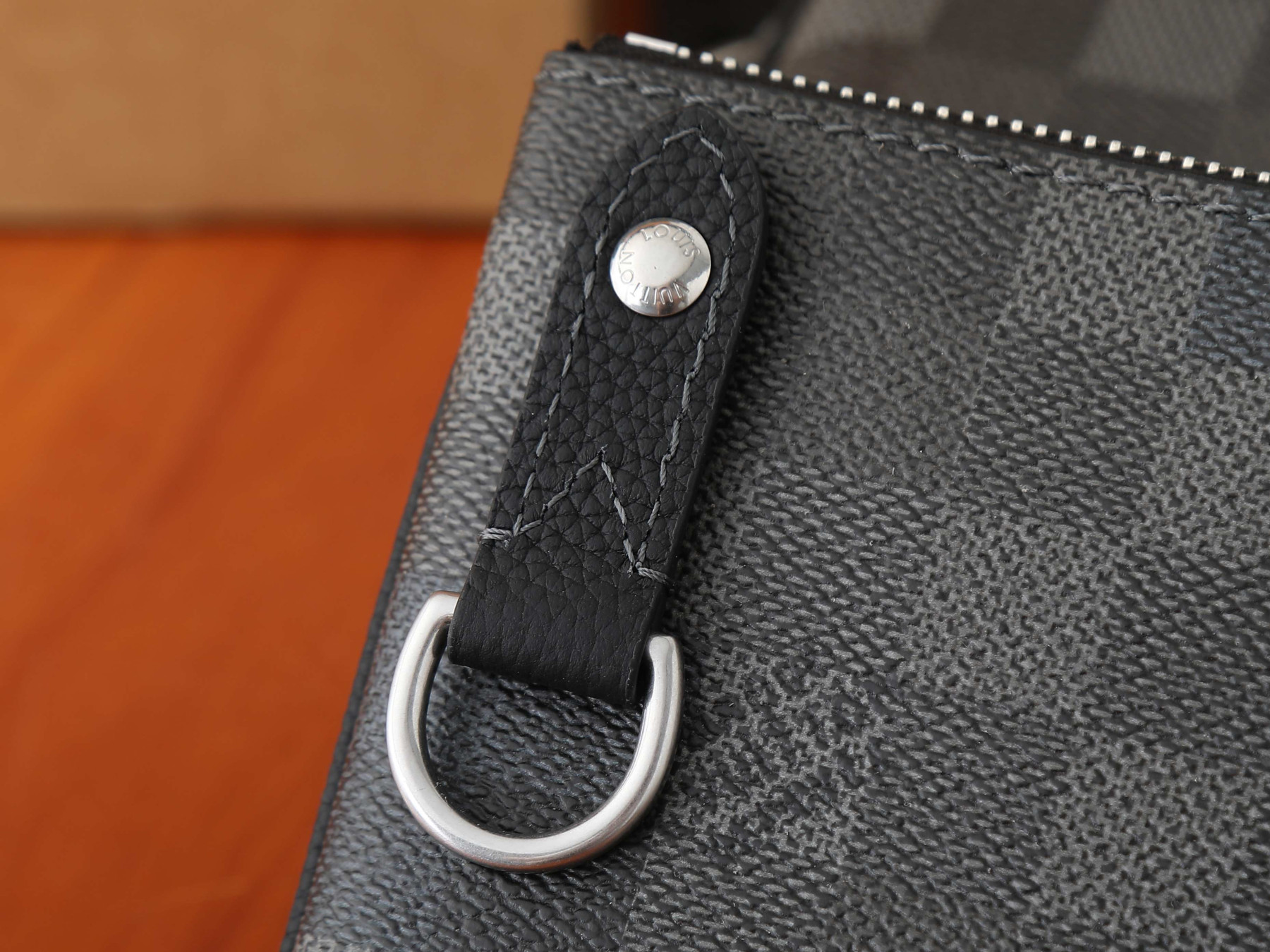 LV Trio Messenger Bag M28602 25x18.5x7cm