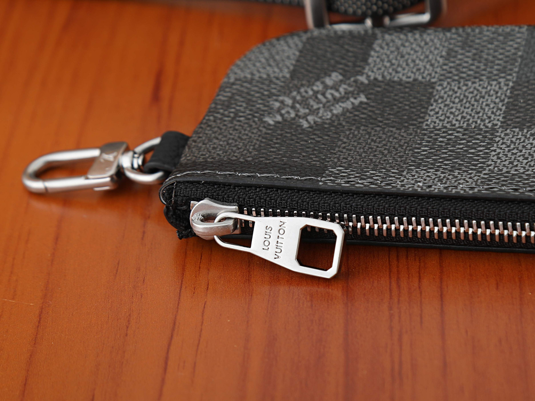 LV Trio Messenger Bag M28602 25x18.5x7cm