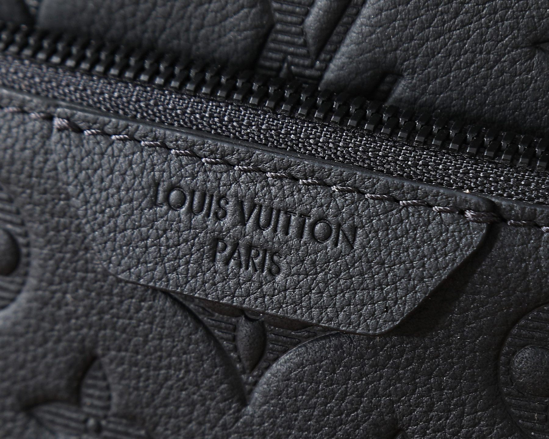 LV Duo crossbody bag M26730 20x42x6cm