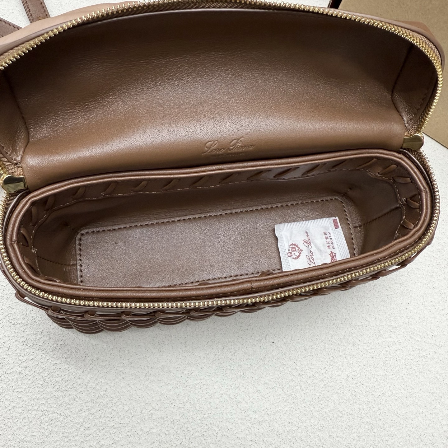 L0r0 P1ana extra pocket l19 19 x 11.5 x 7cm